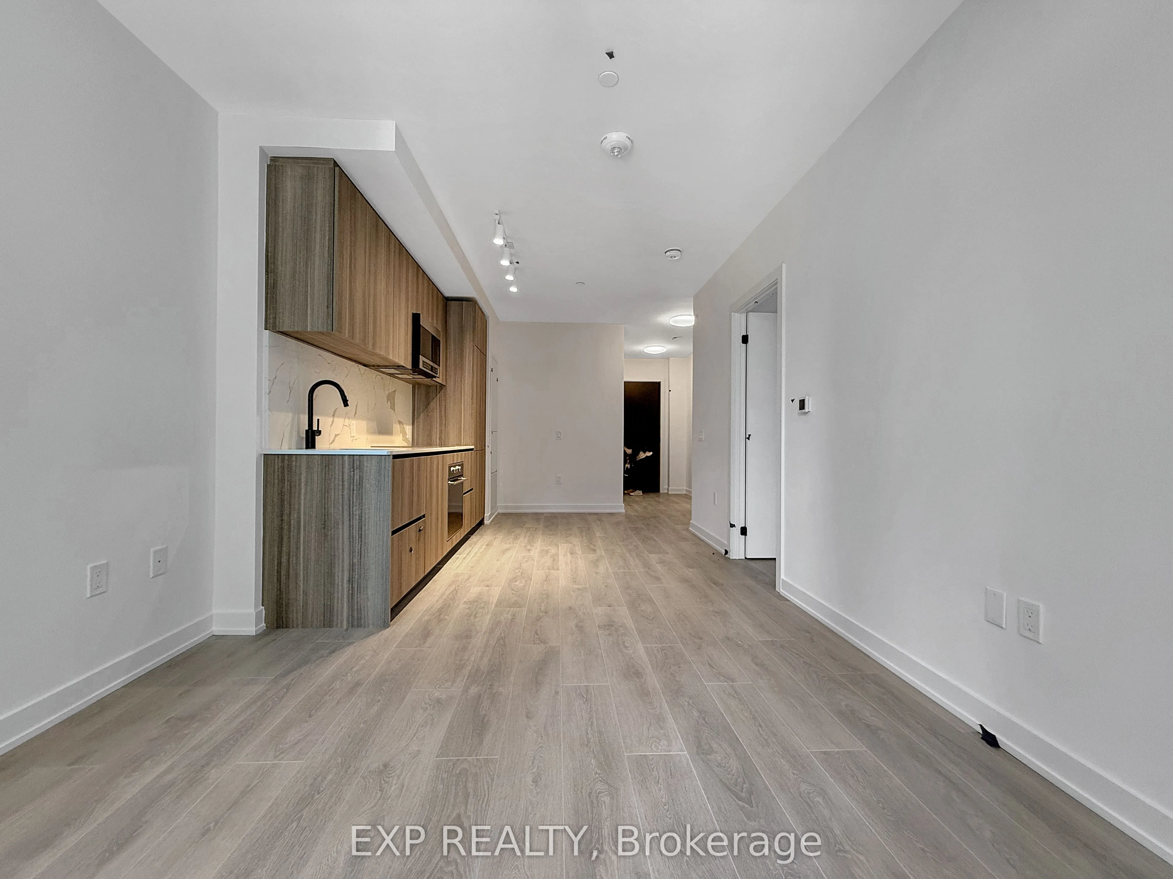 117 Broadway Avenue, #601