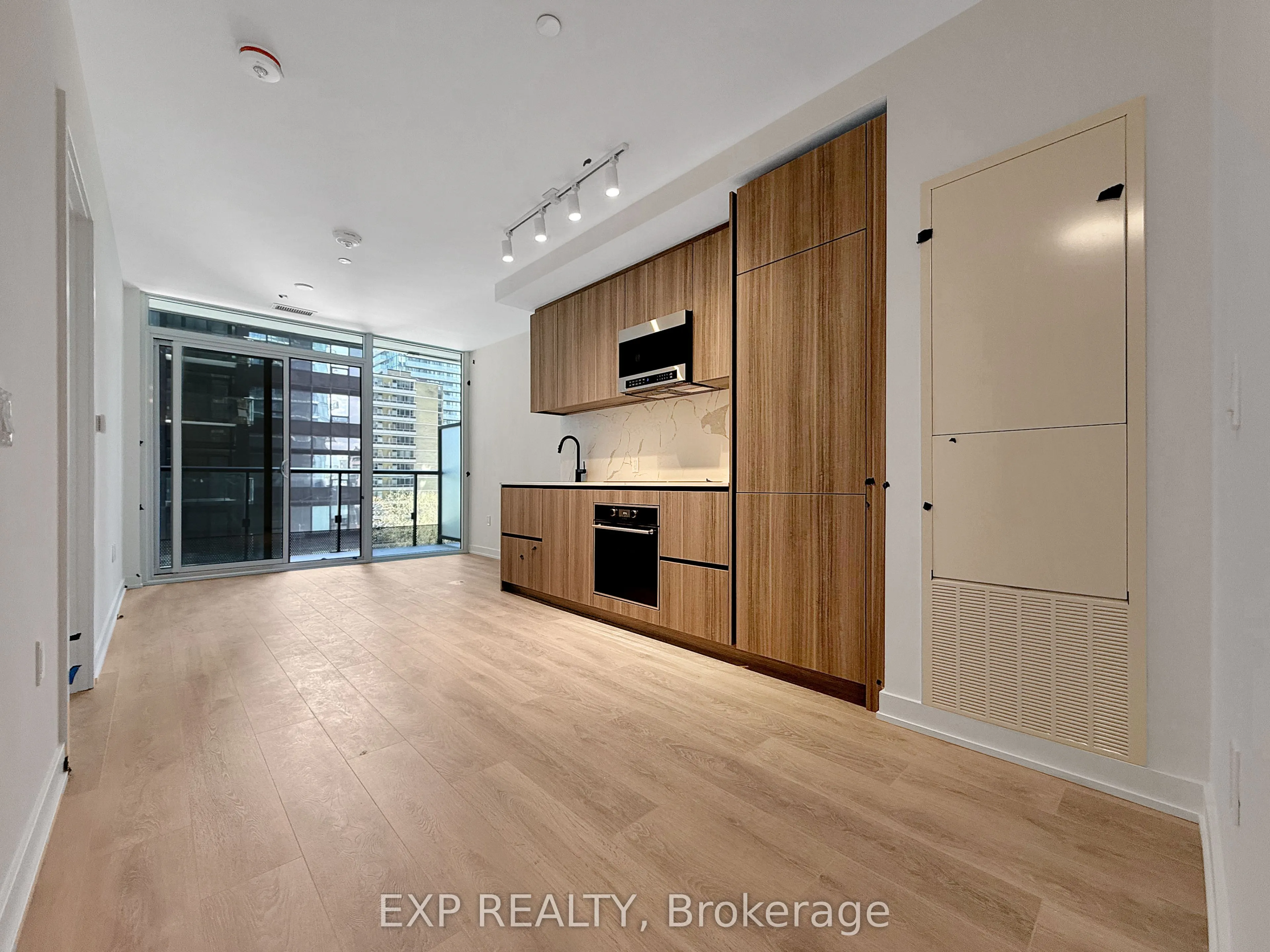 117 Broadway Avenue, #601