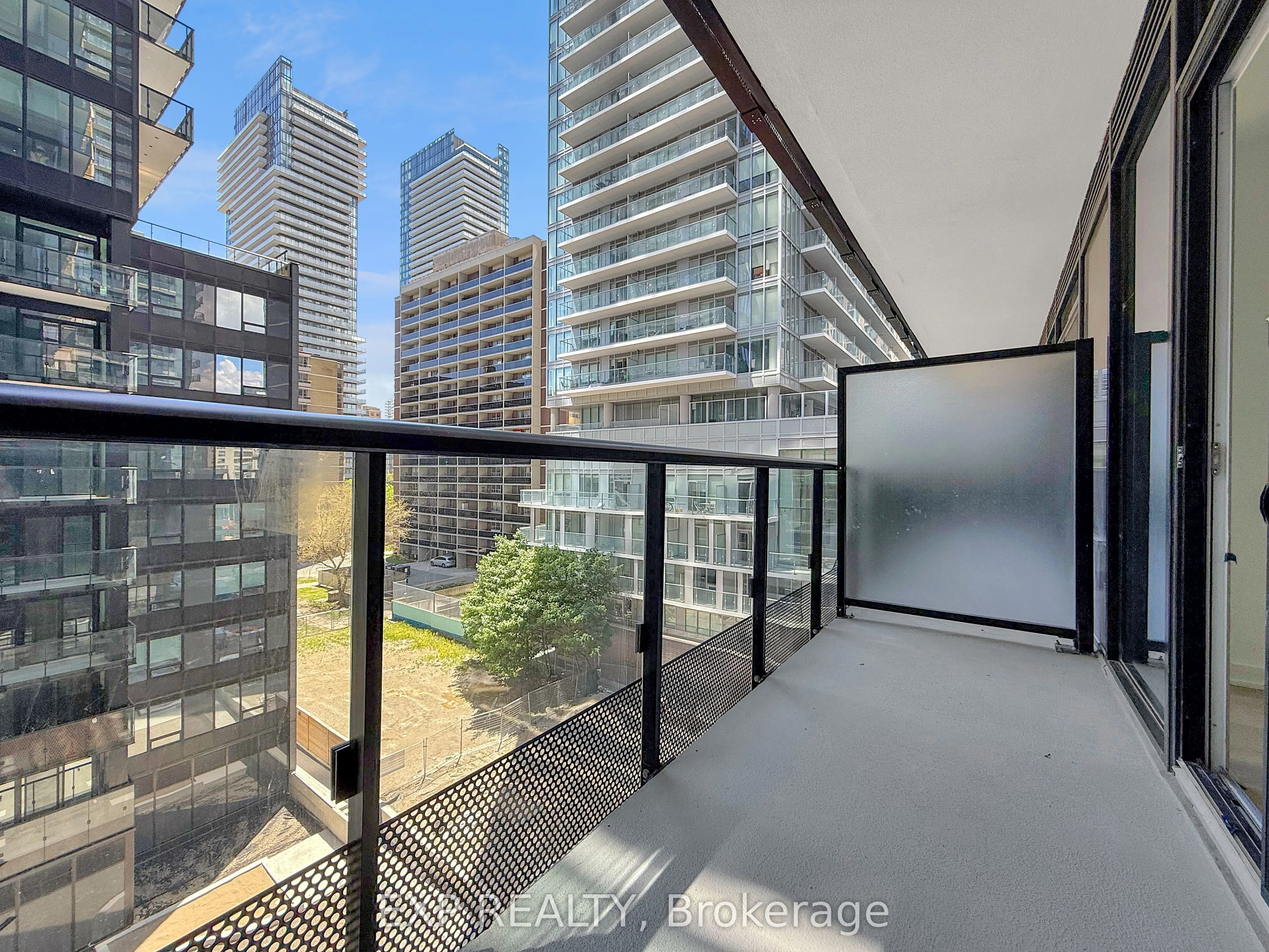 117 Broadway Avenue, #601