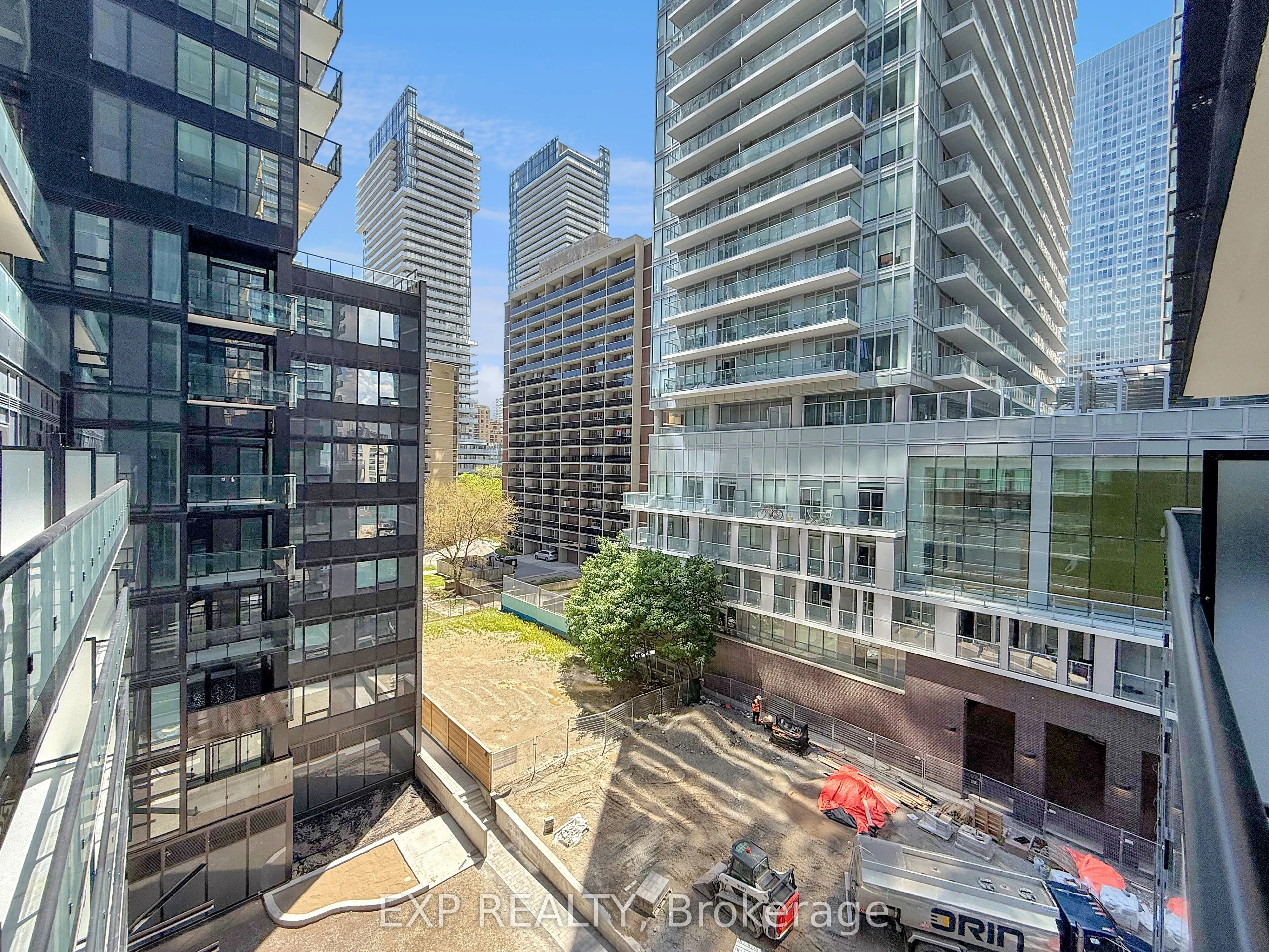 117 Broadway Avenue, #601