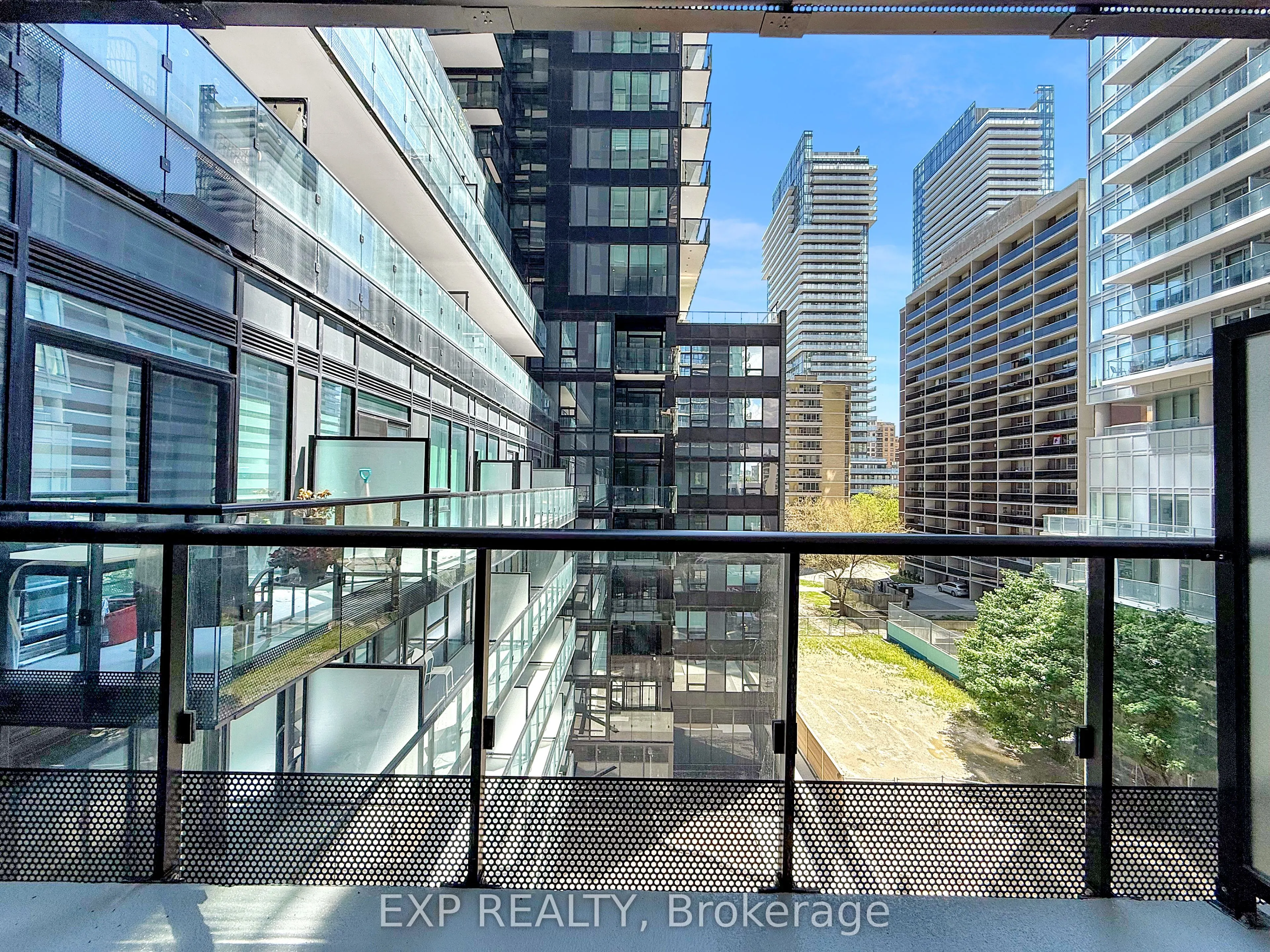 117 Broadway Avenue, #601