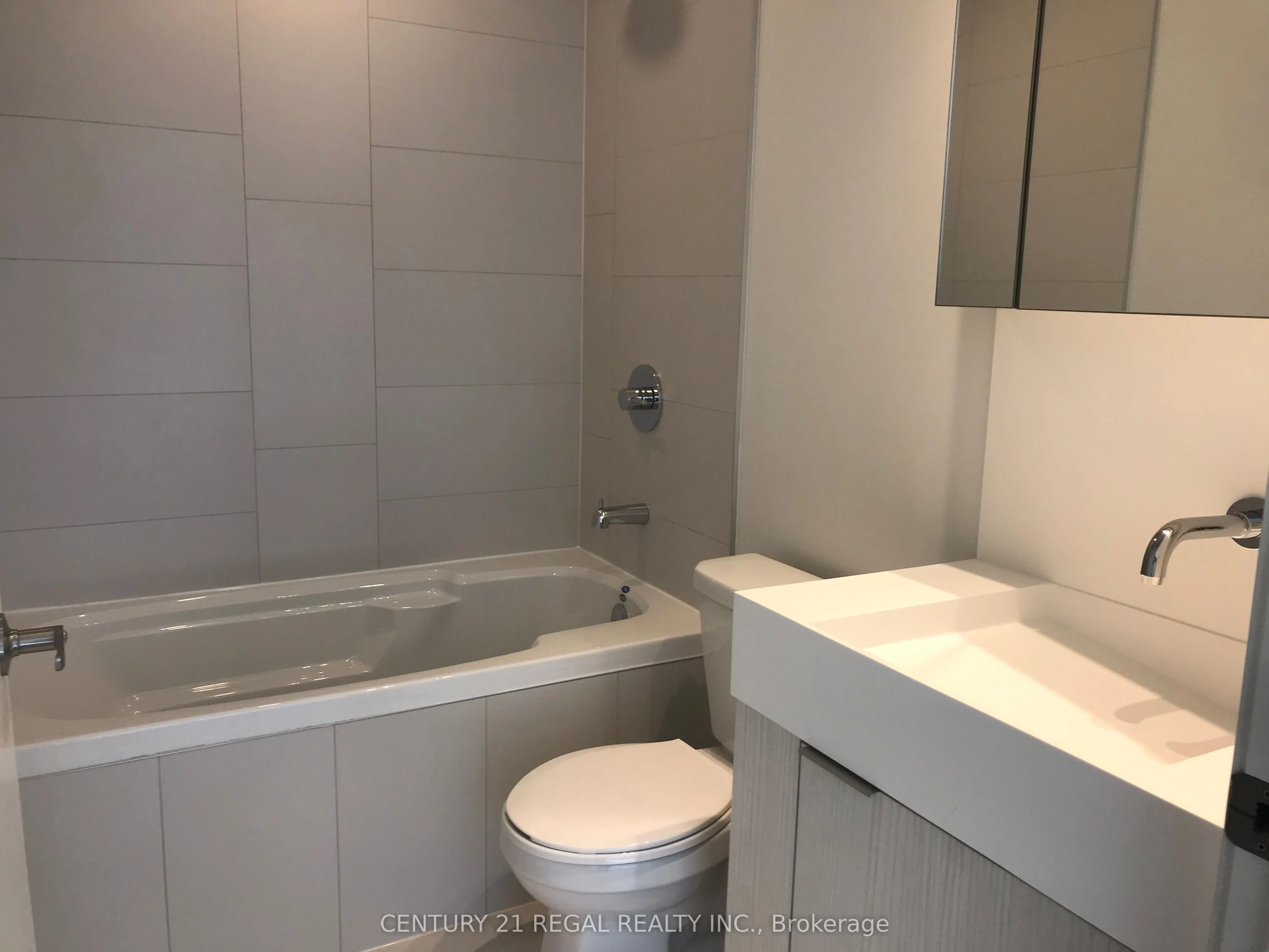 20 Richardson Street, #908