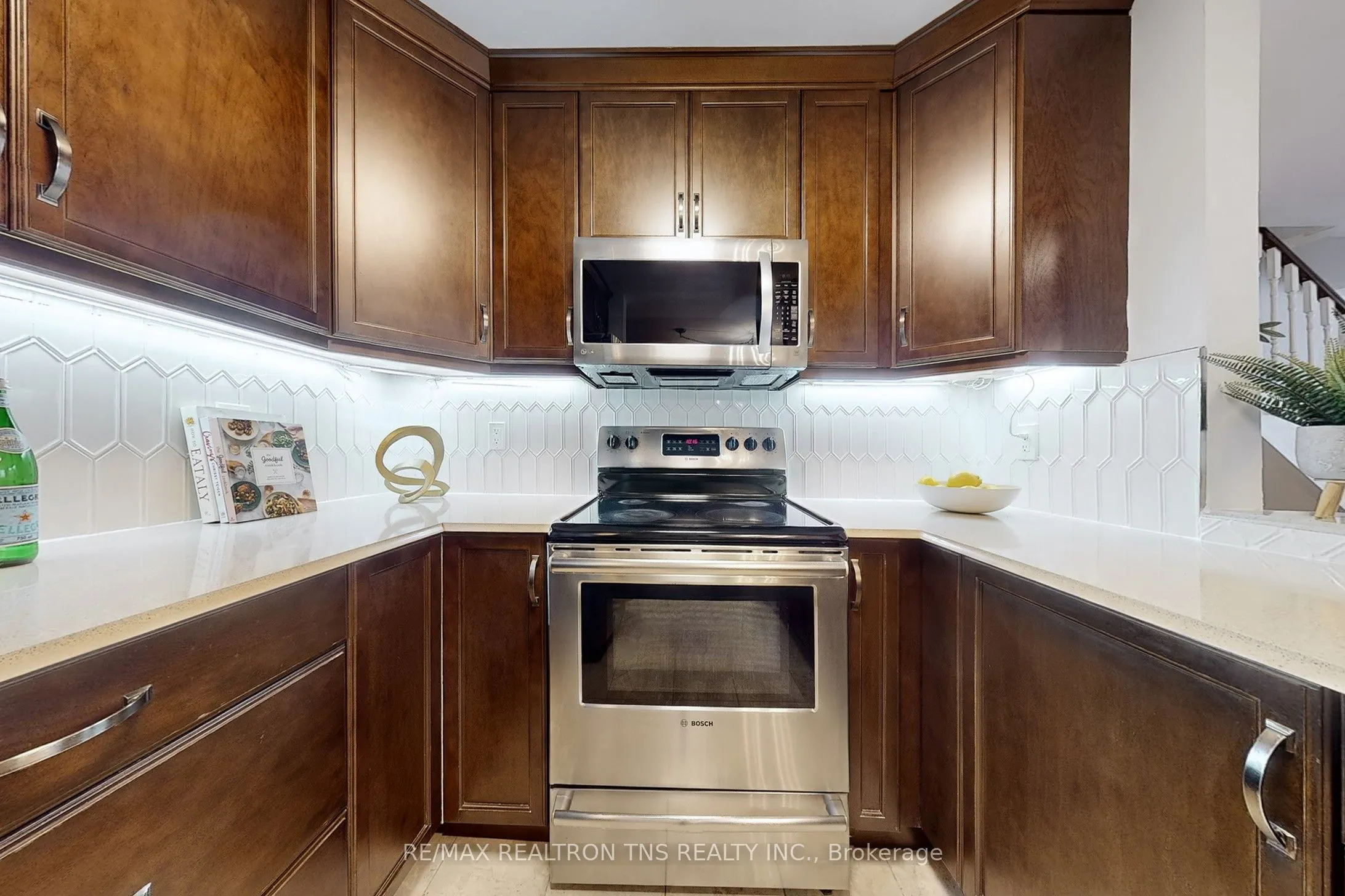108 Finch Avenue W, #C11
