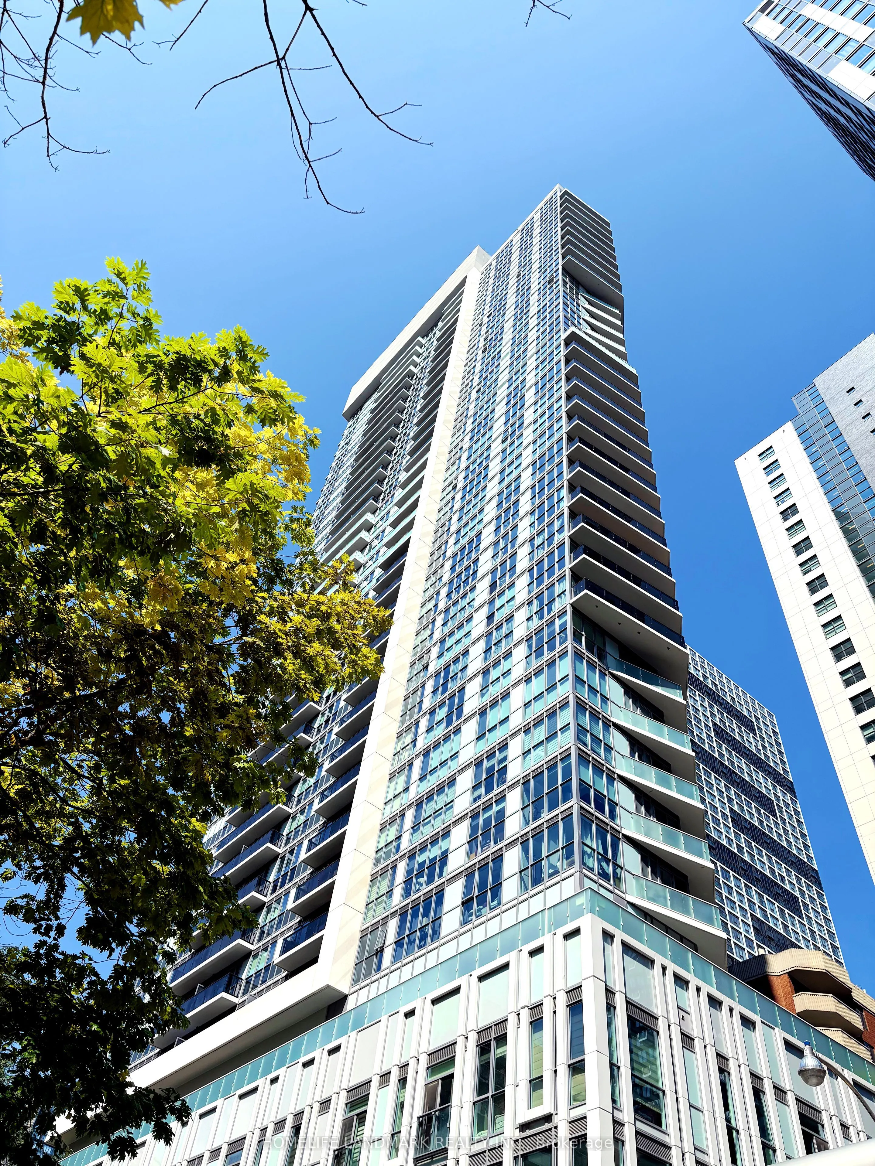 77 Mutual Street, #405