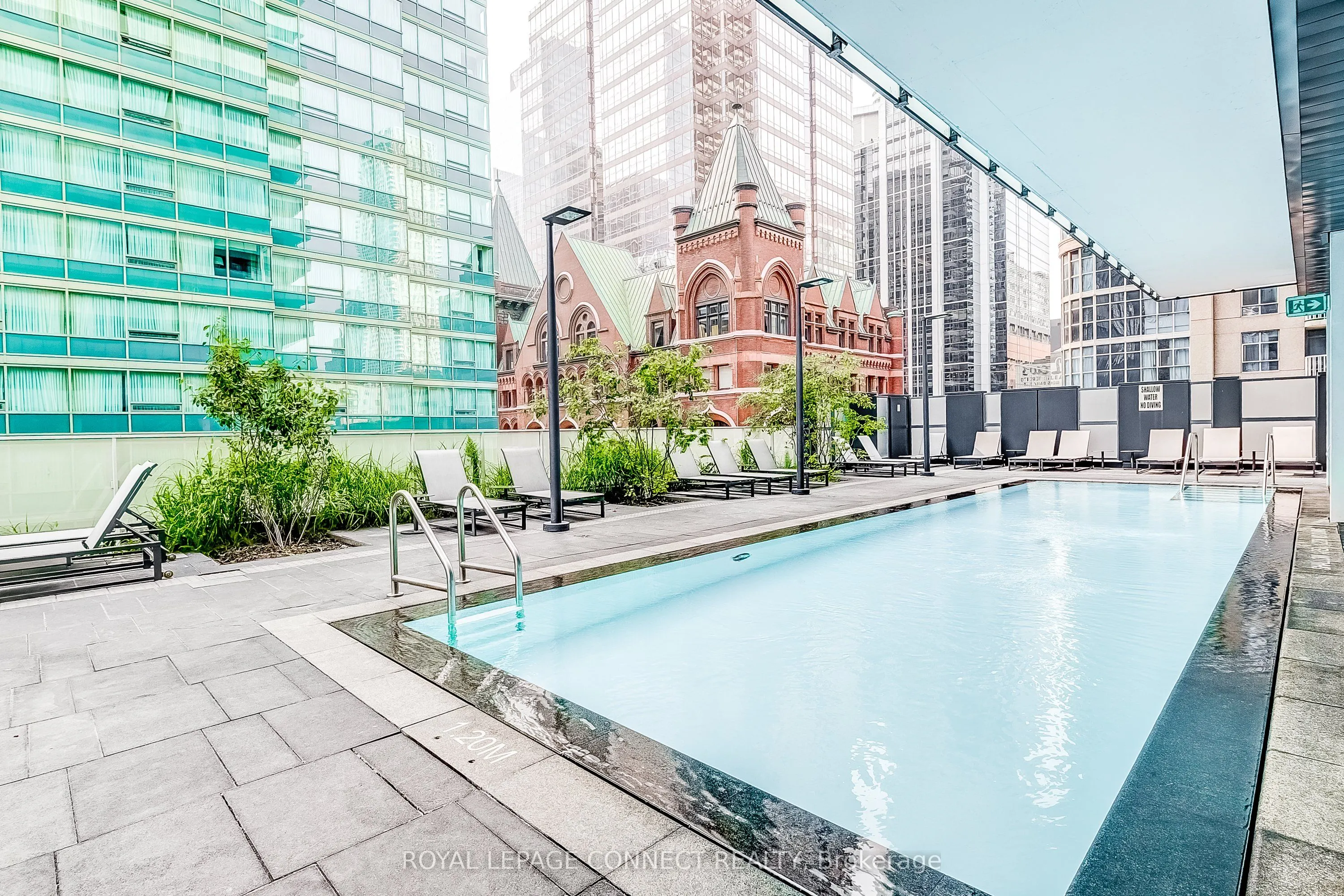 25 Richmond Street E, #902