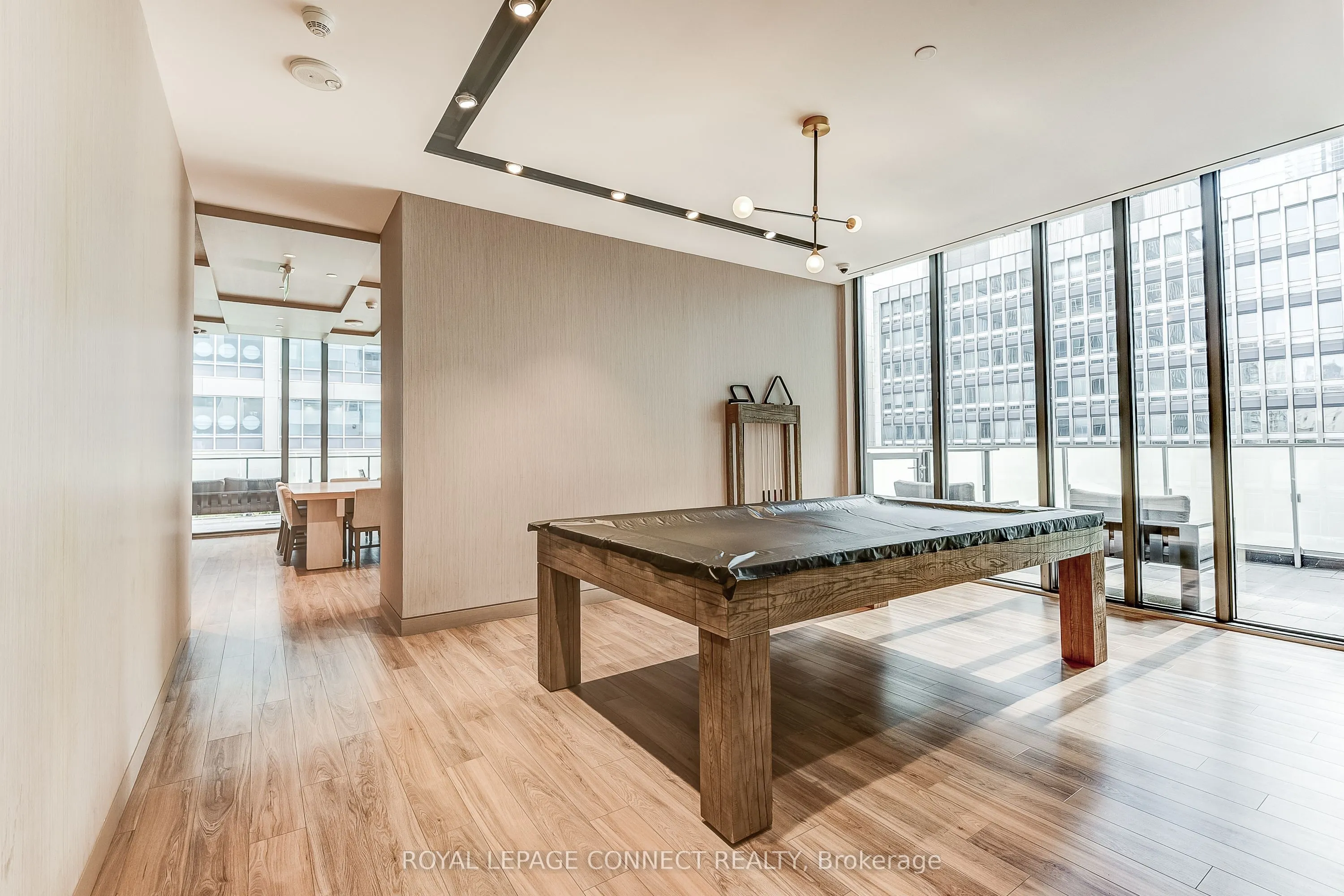 25 Richmond Street E, #902