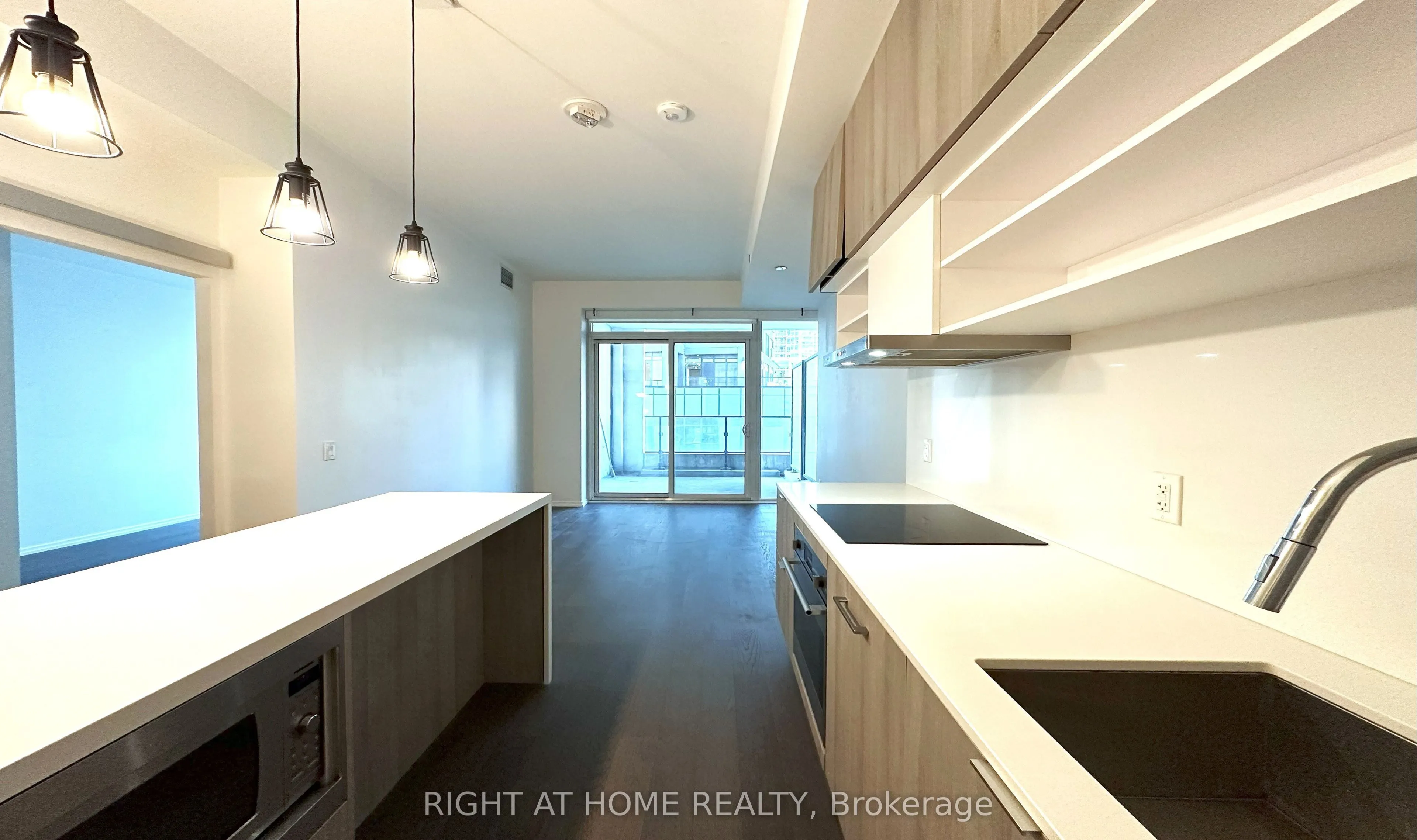 5 Soudan Avenue, #1008