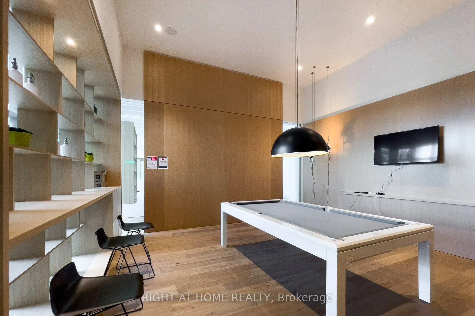 5 Soudan Avenue, #1008