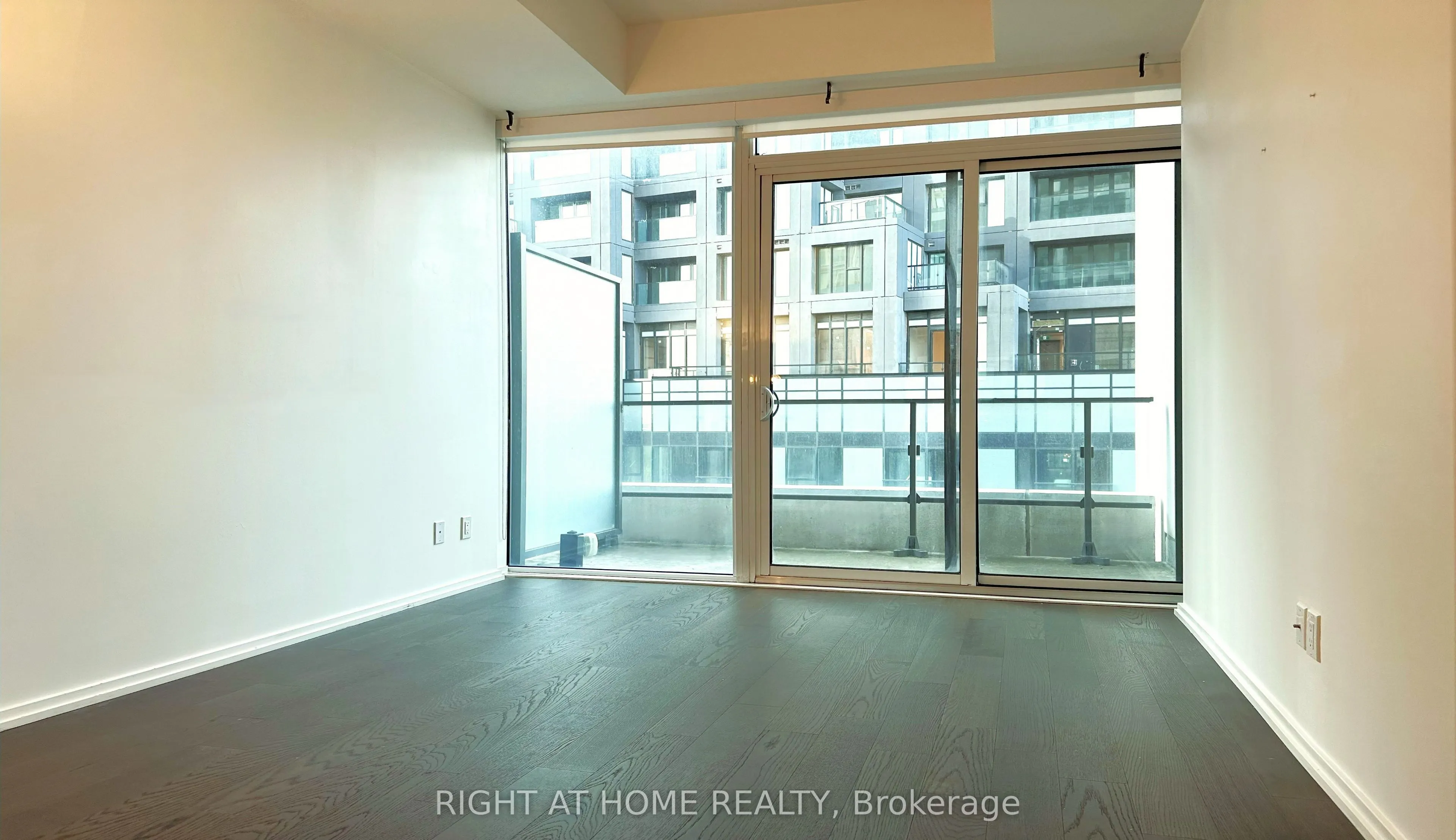 5 Soudan Avenue, #1008