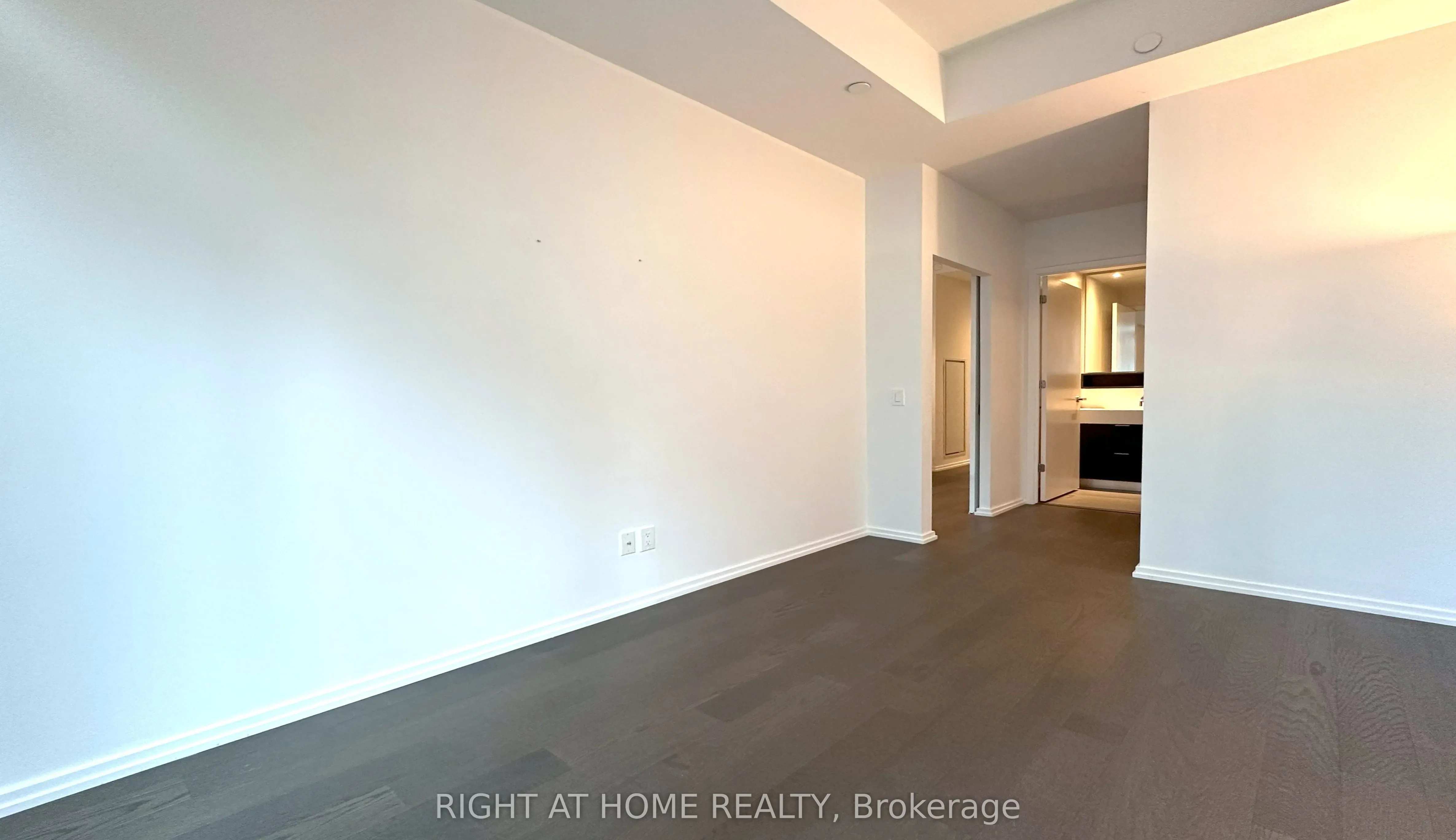 5 Soudan Avenue, #1008