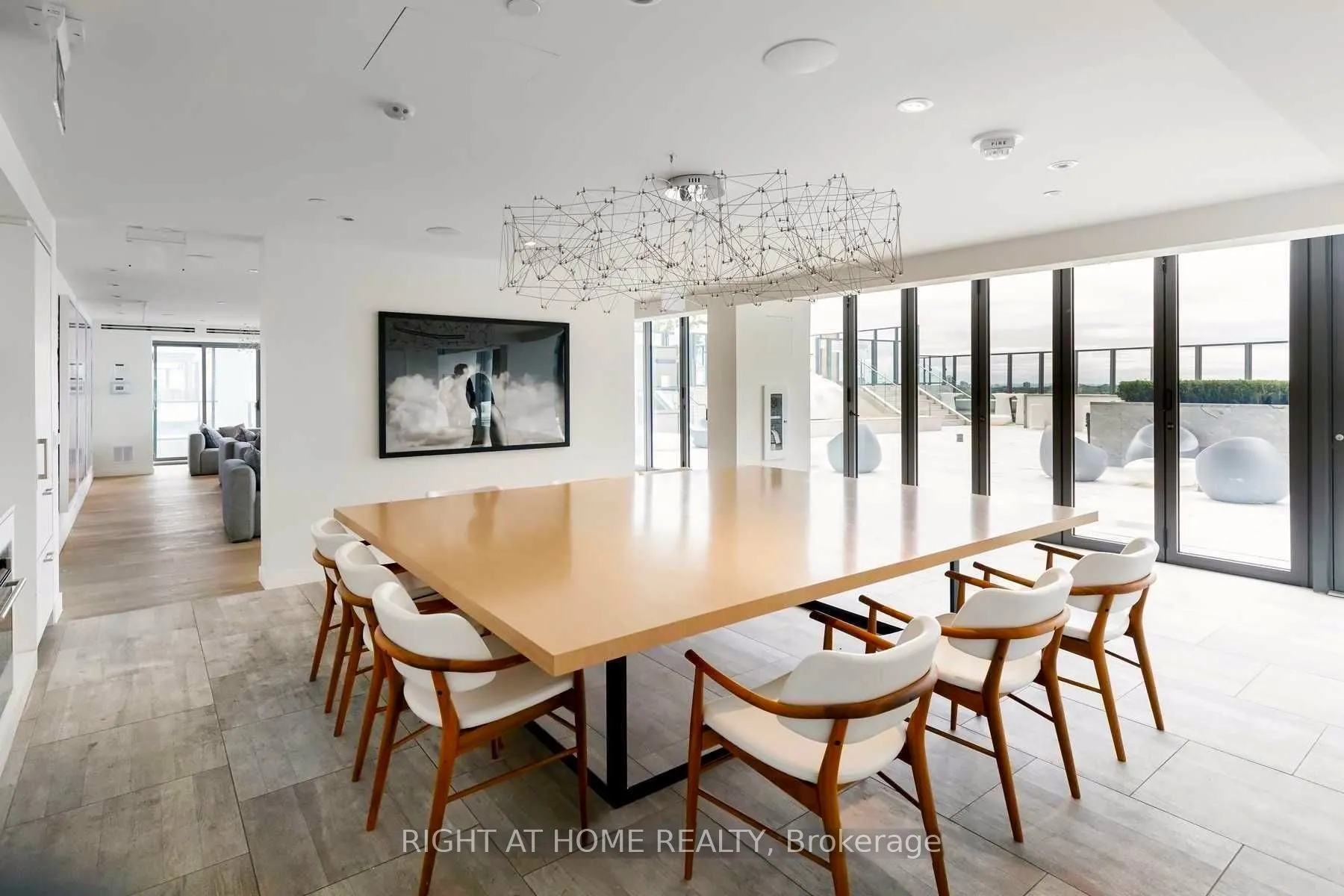 5 Soudan Avenue, #1008