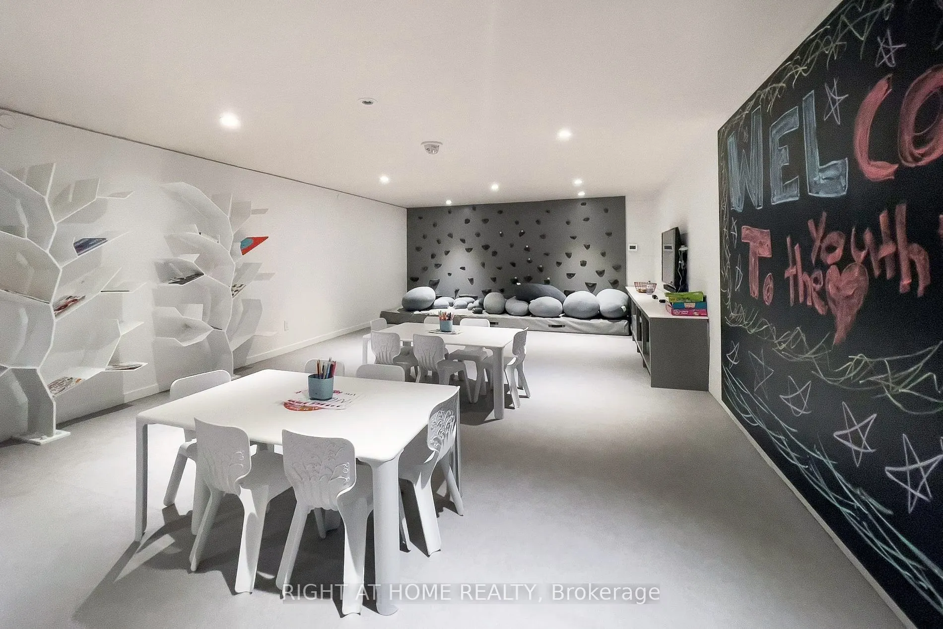 5 Soudan Avenue, #1008