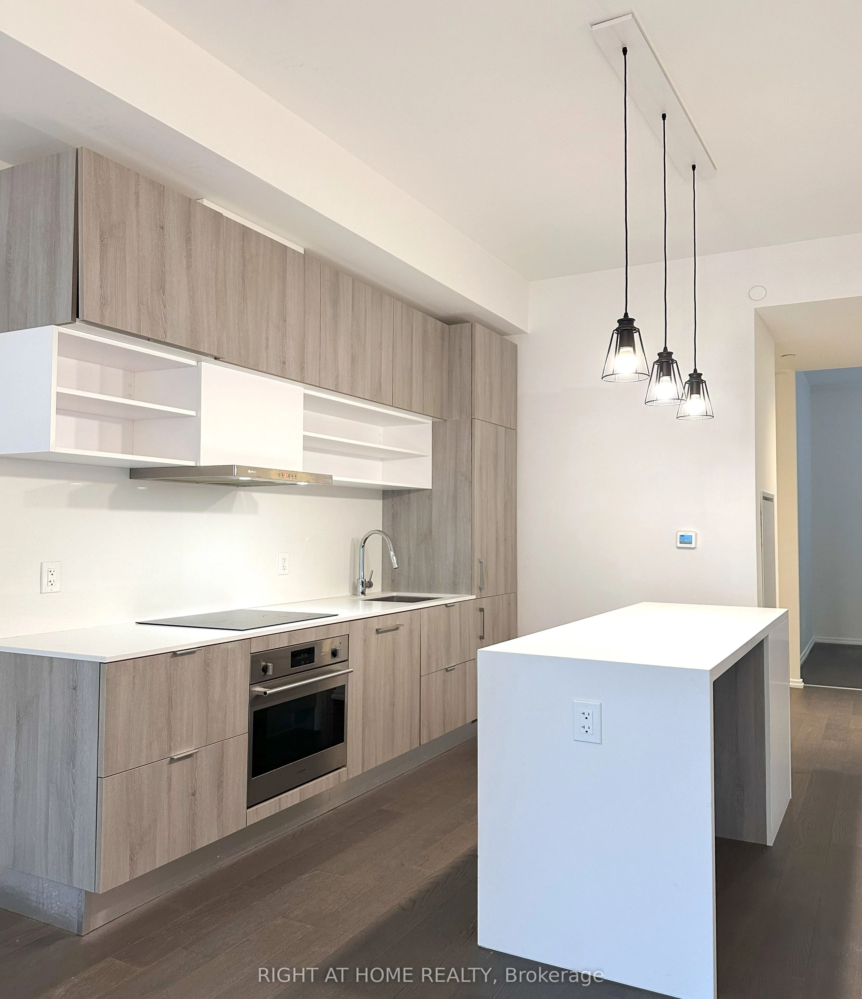 5 Soudan Avenue, #1008