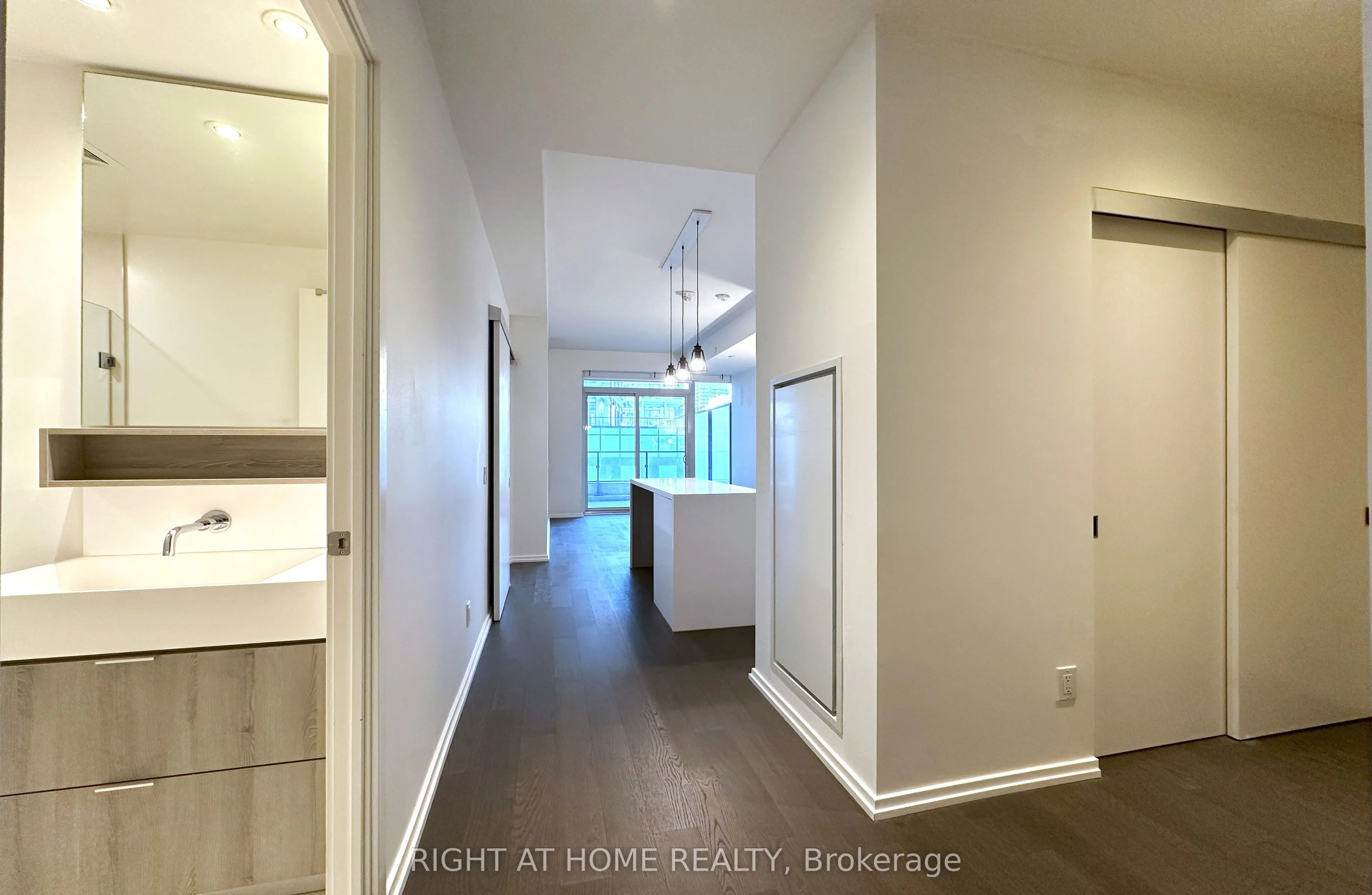 5 Soudan Avenue, #1008