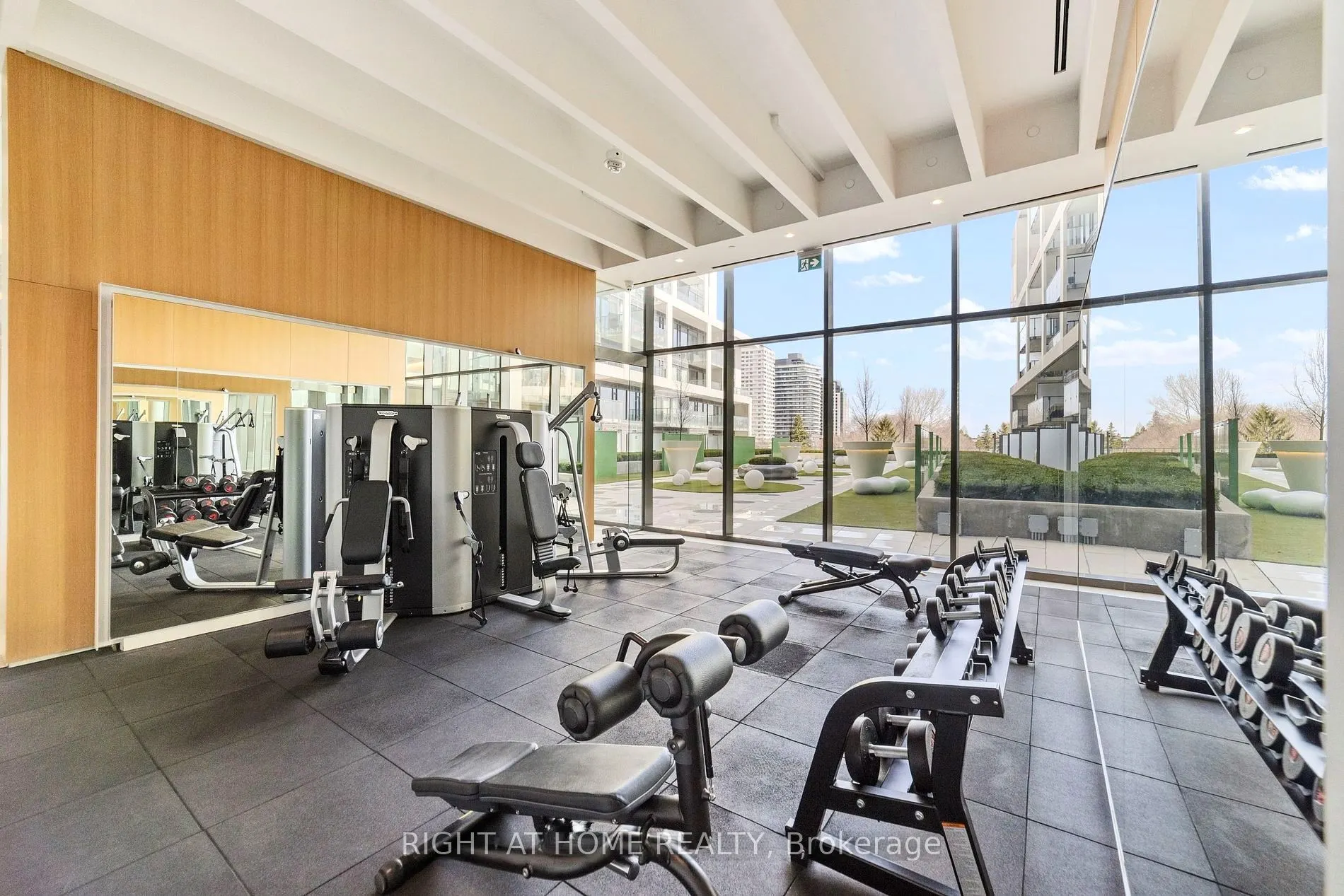 5 Soudan Avenue, #1008