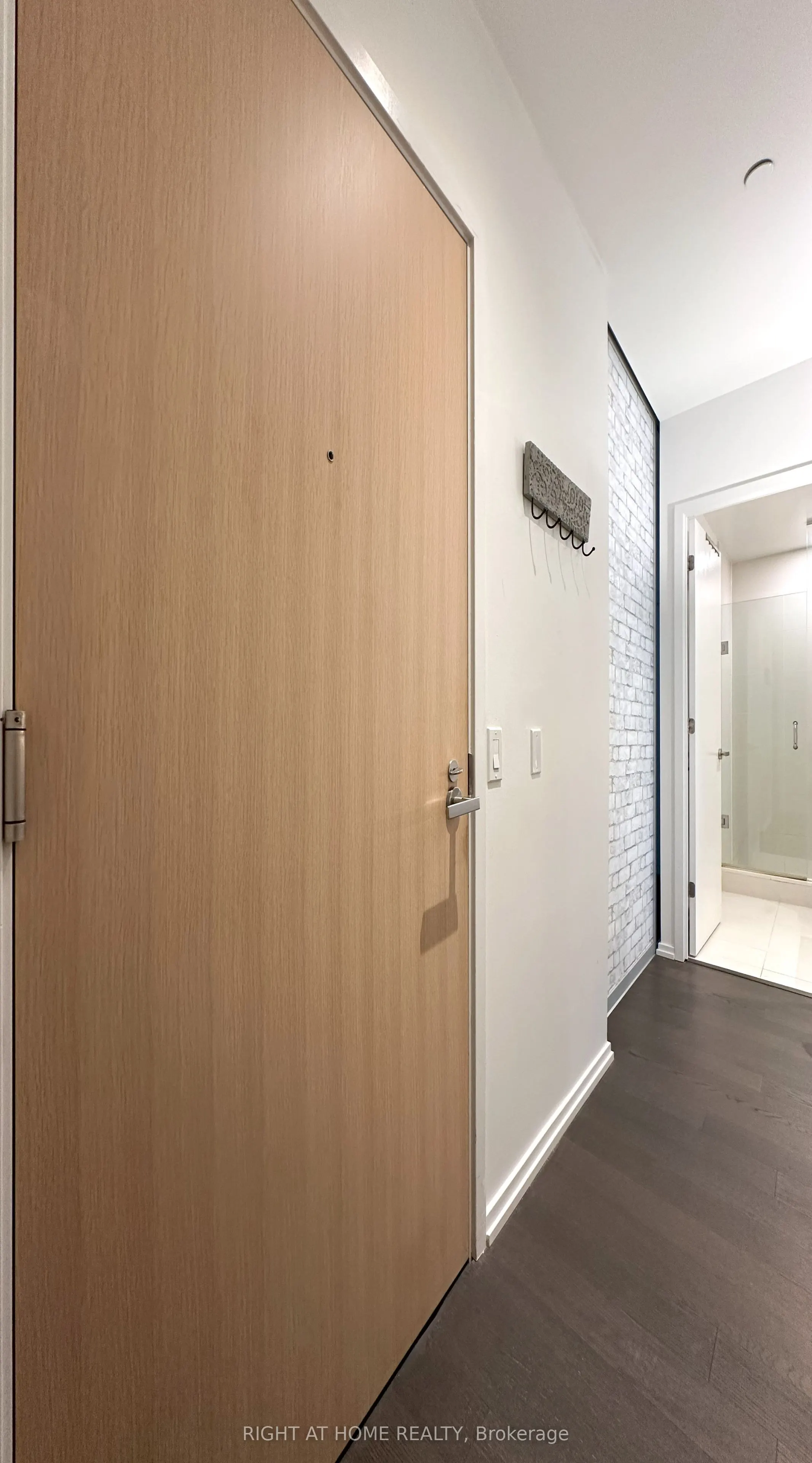 5 Soudan Avenue, #1008