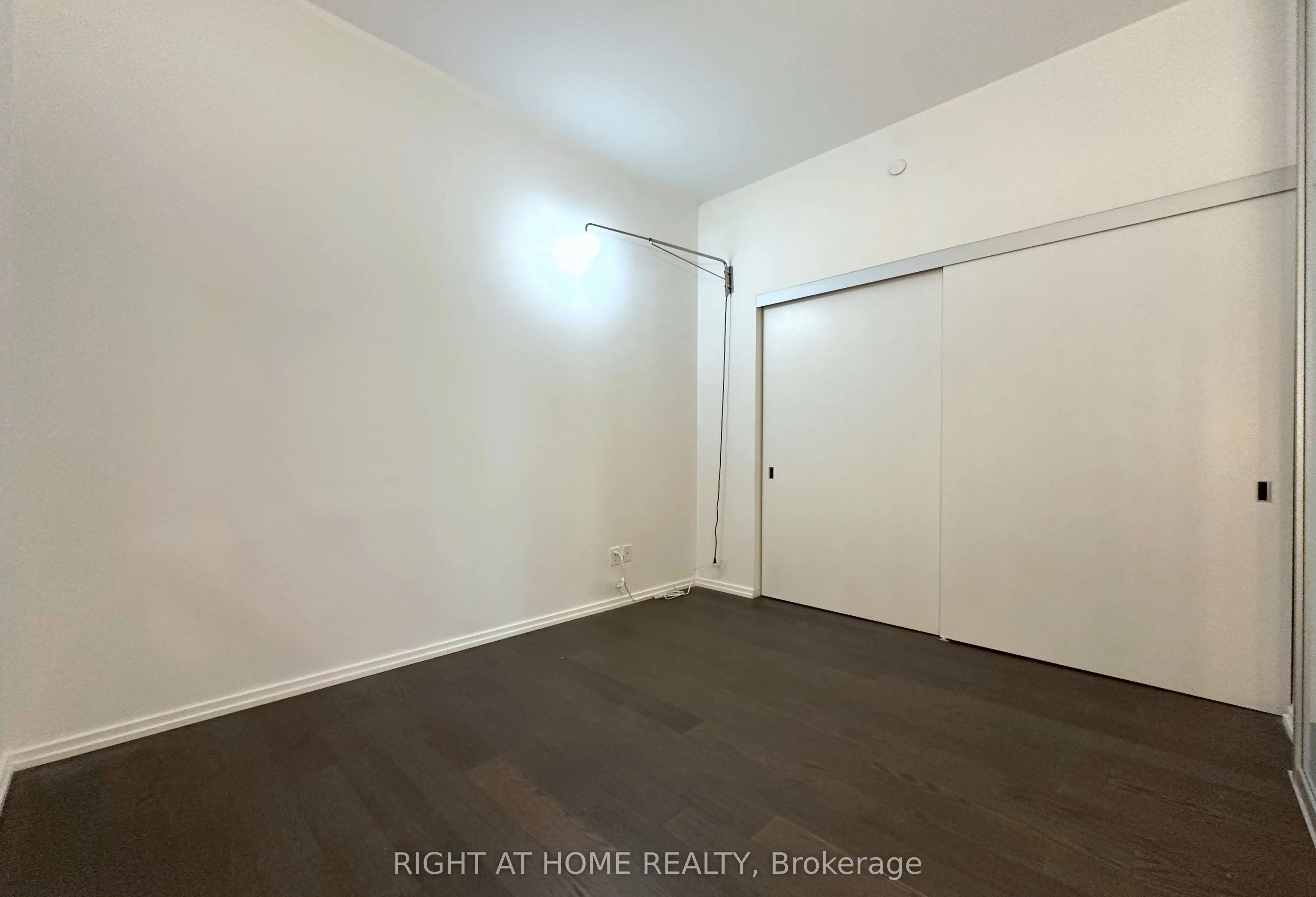 5 Soudan Avenue, #1008