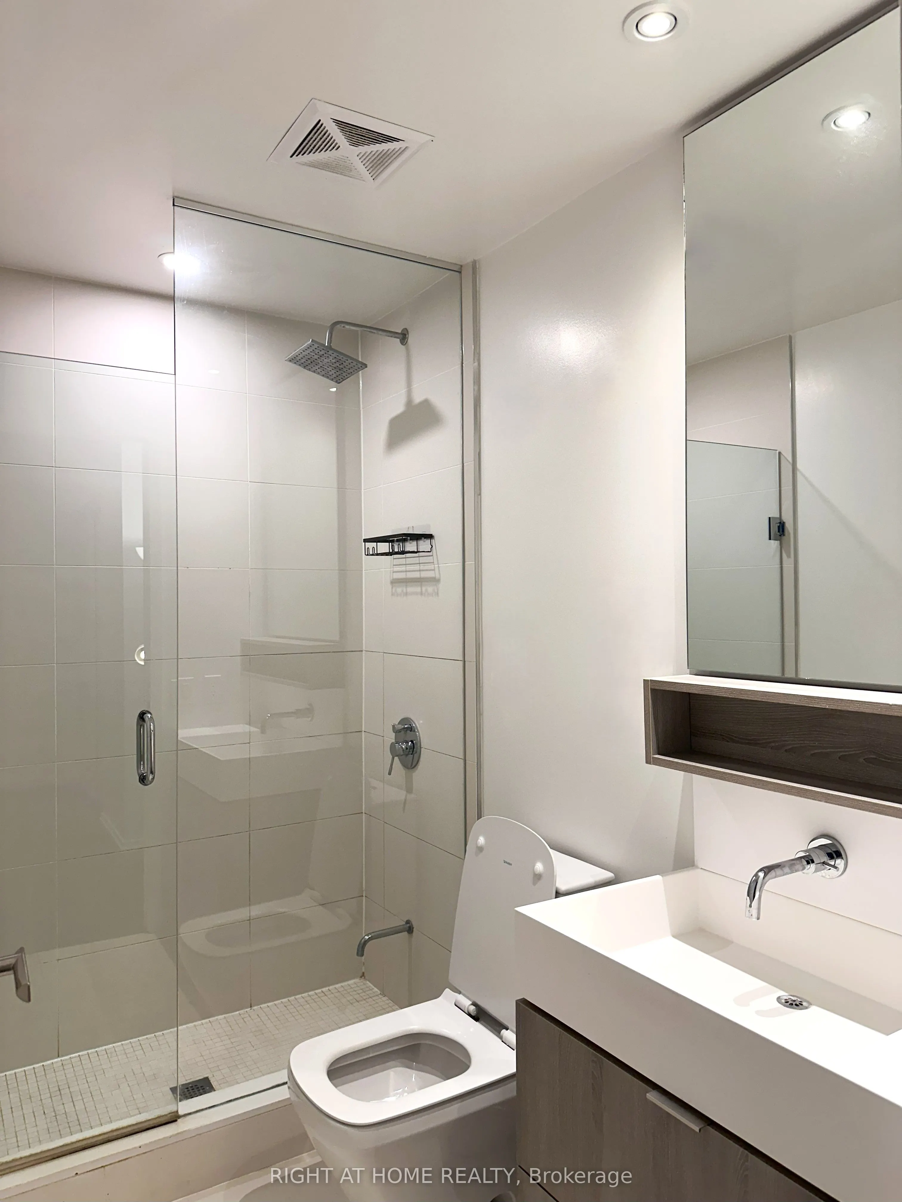 5 Soudan Avenue, #1008