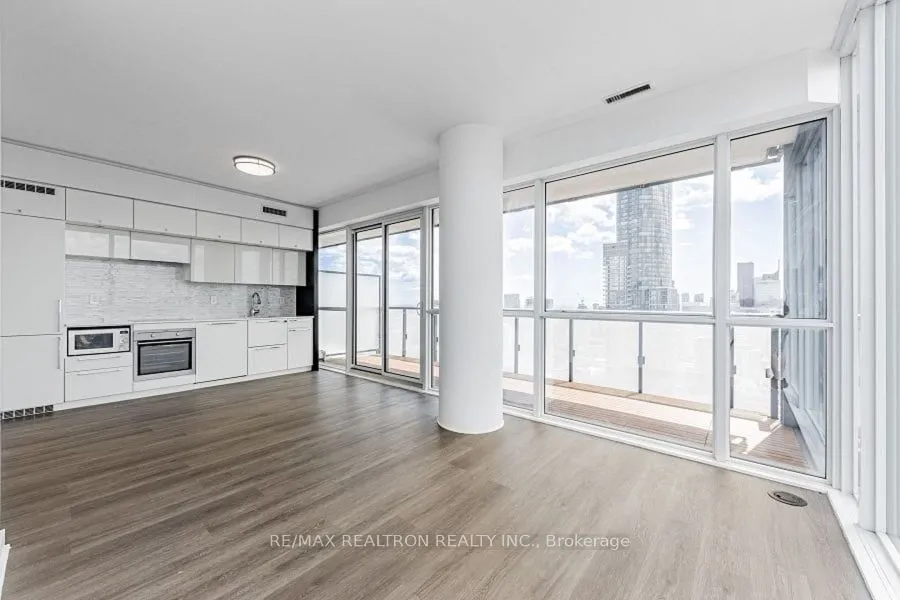 15 Grenville Street, #3303
