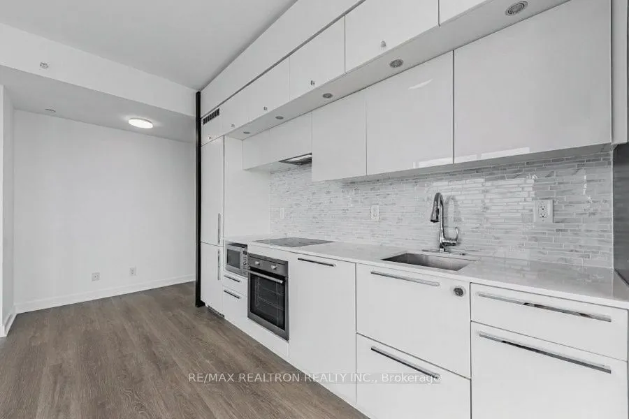 15 Grenville Street, #3303
