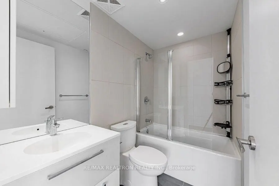 15 Grenville Street, #3303