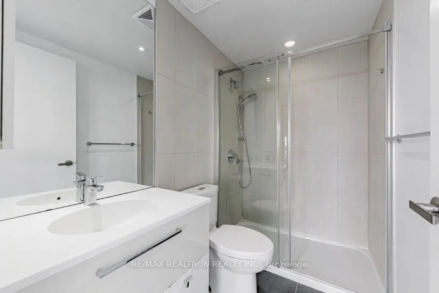 15 Grenville Street, #3303