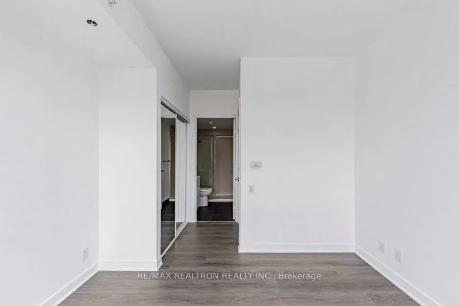 15 Grenville Street, #3303