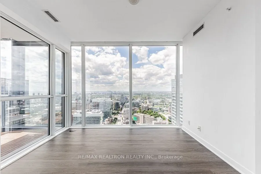15 Grenville Street, #3303