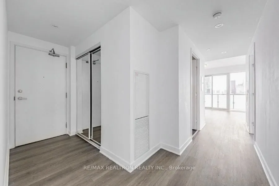 15 Grenville Street, #3303