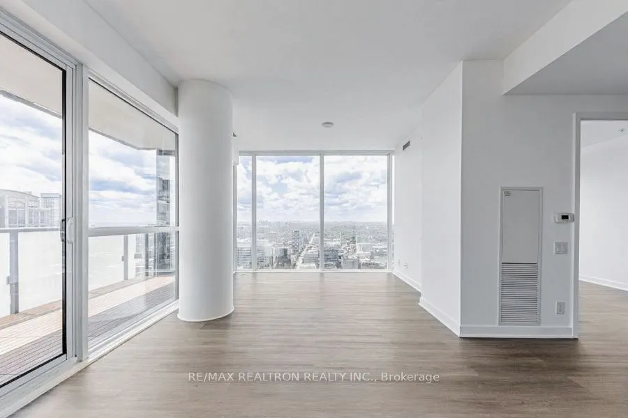 15 Grenville Street, #3303