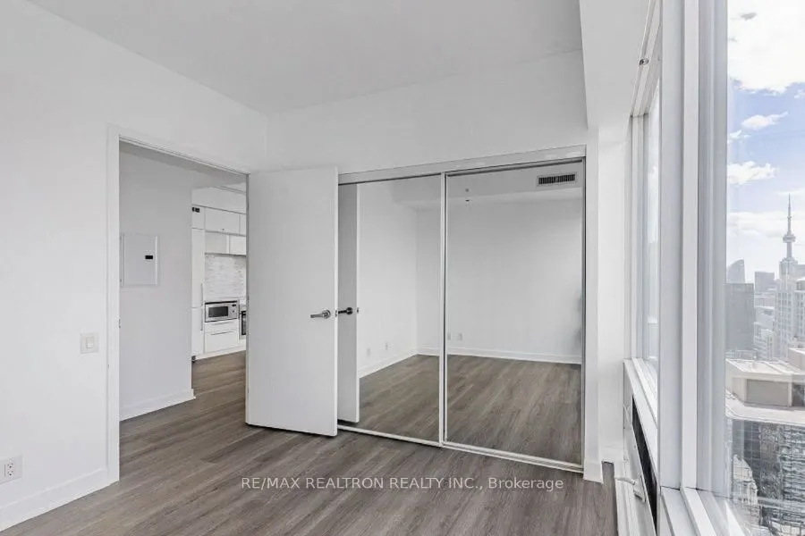 15 Grenville Street, #3303