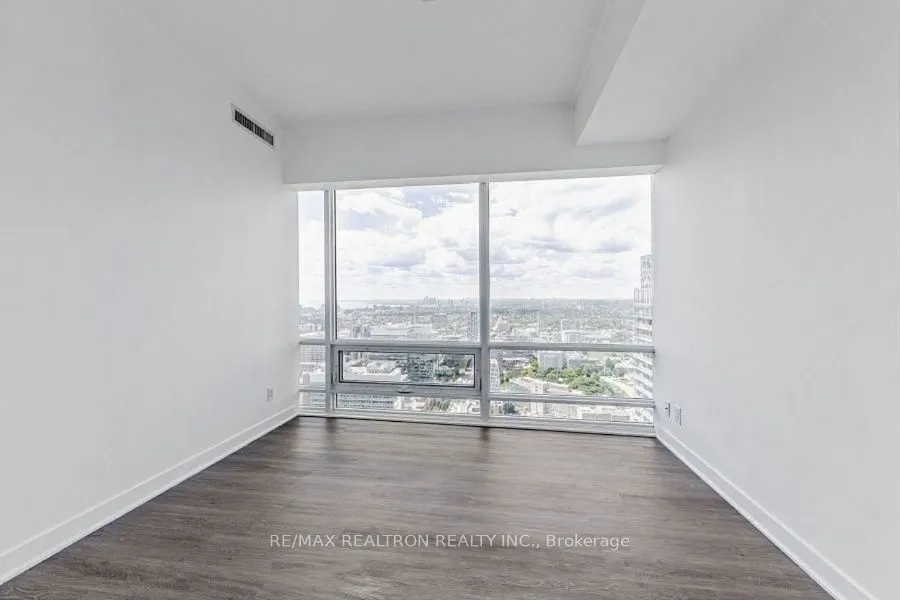 15 Grenville Street, #3303