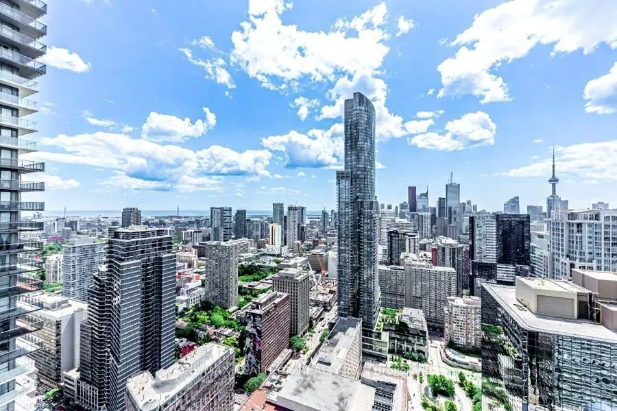 15 Grenville Street, #3303