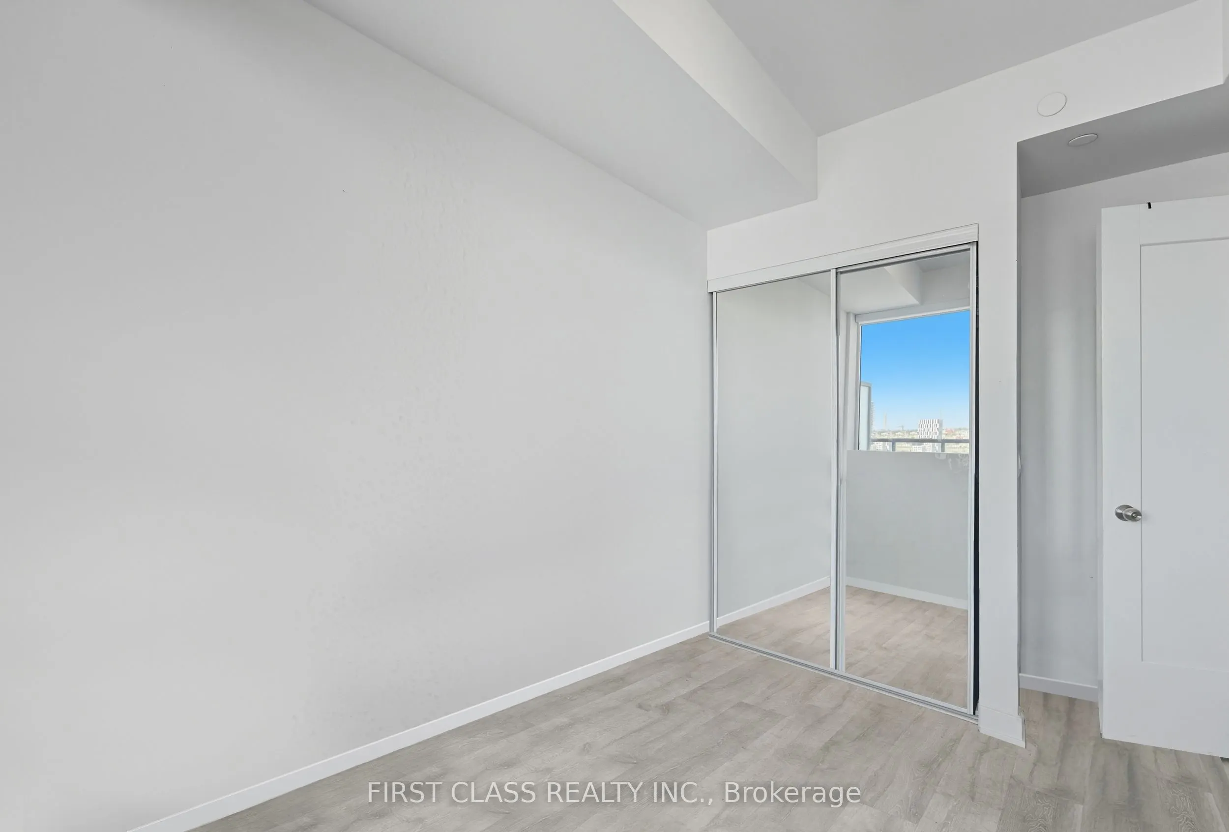 70 Princess Street, #2706 E