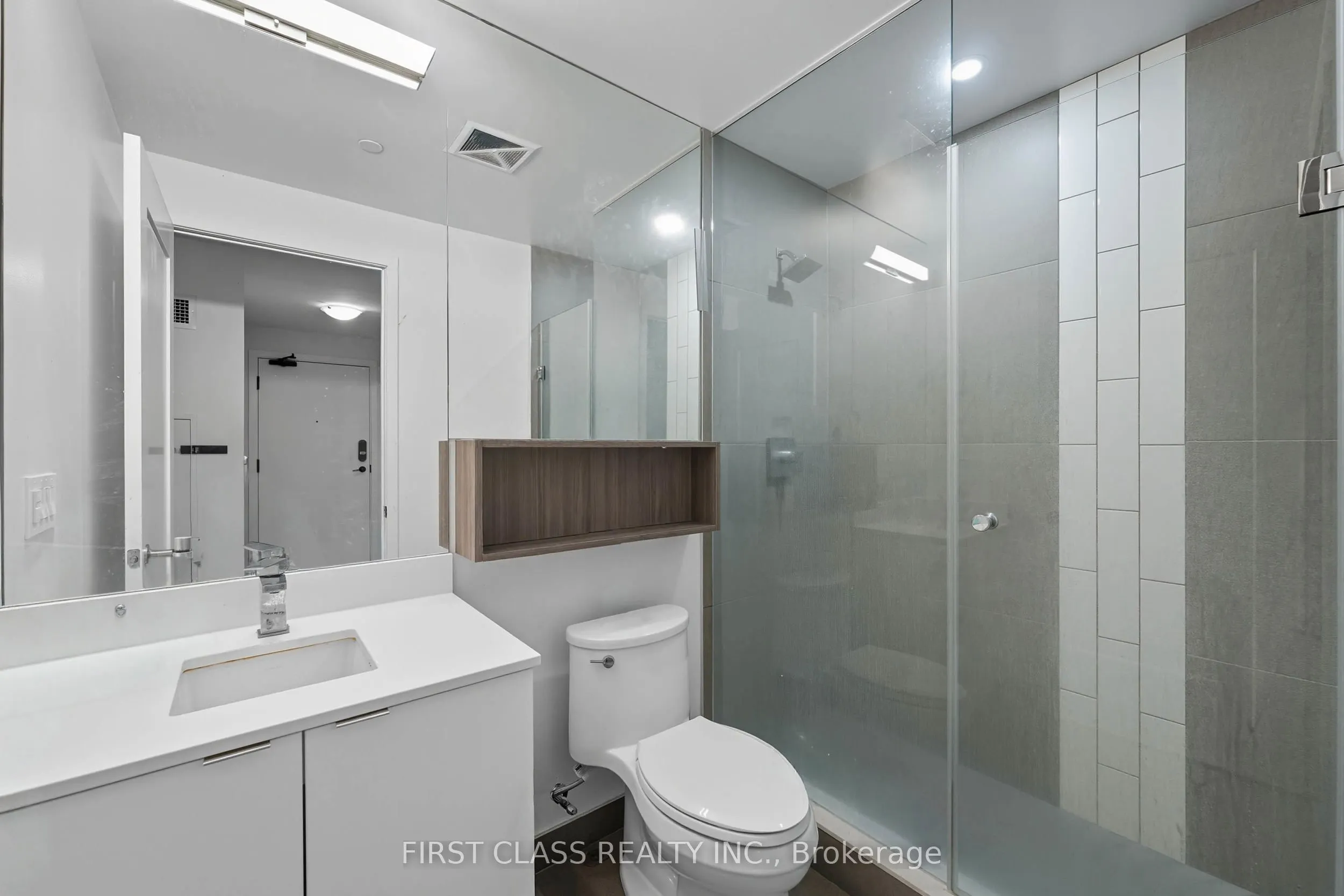 70 Princess Street, #2706 E