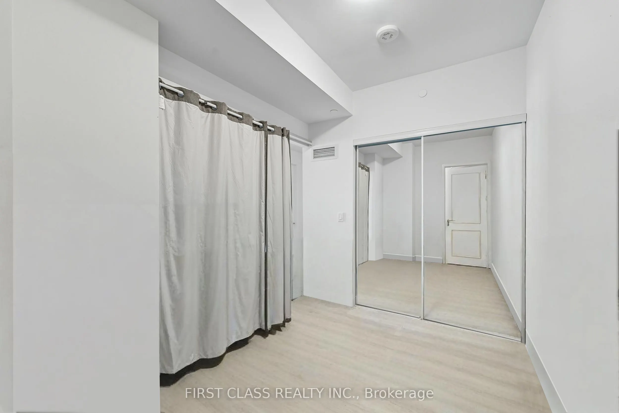 70 Princess Street, #2706 E