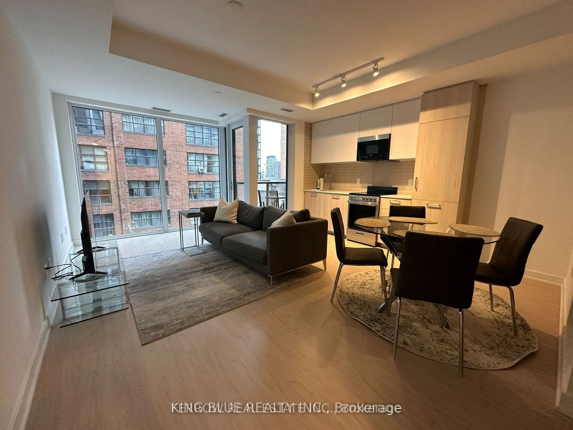65 Mutual Street, #403