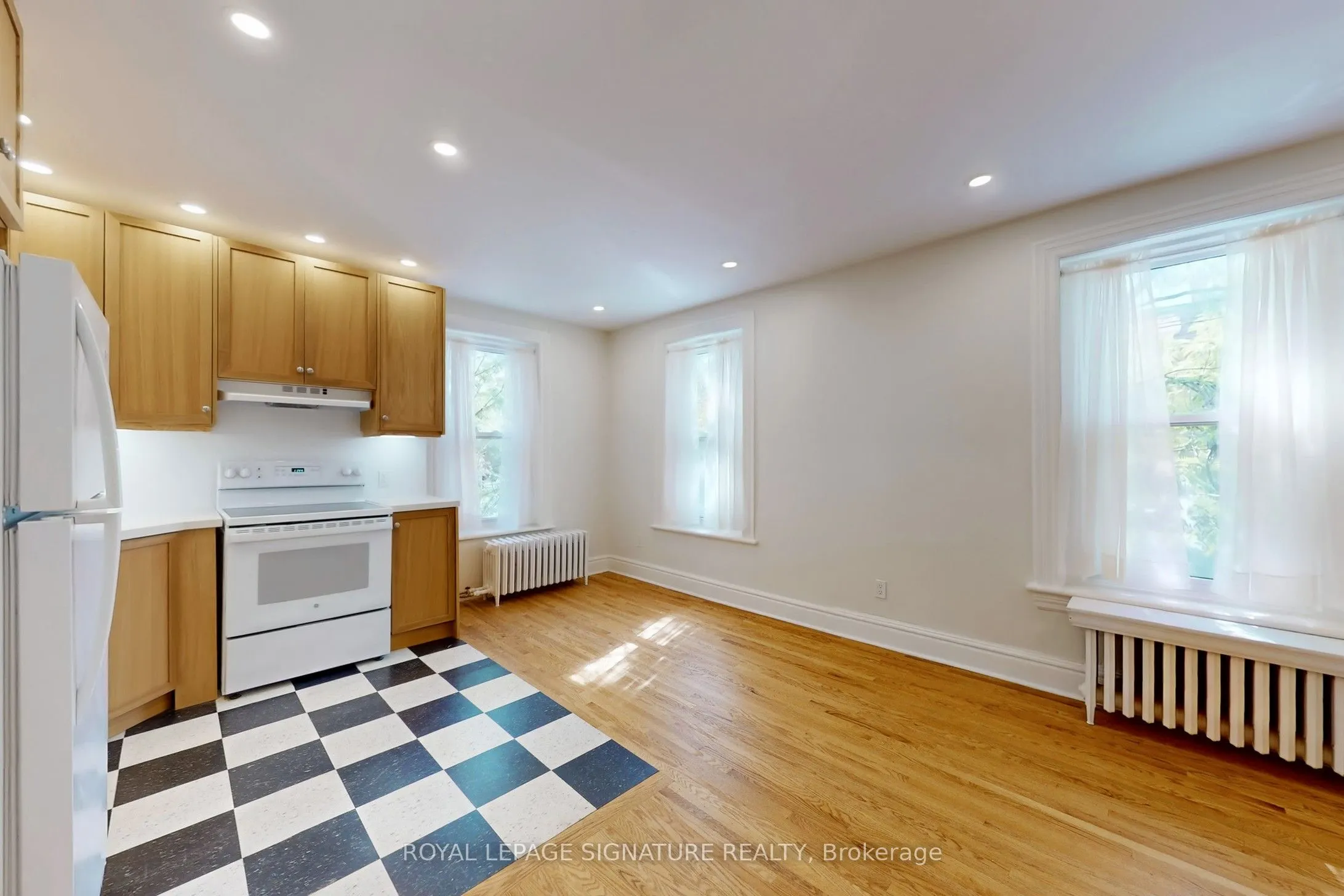 966 Dundas Street W, #A