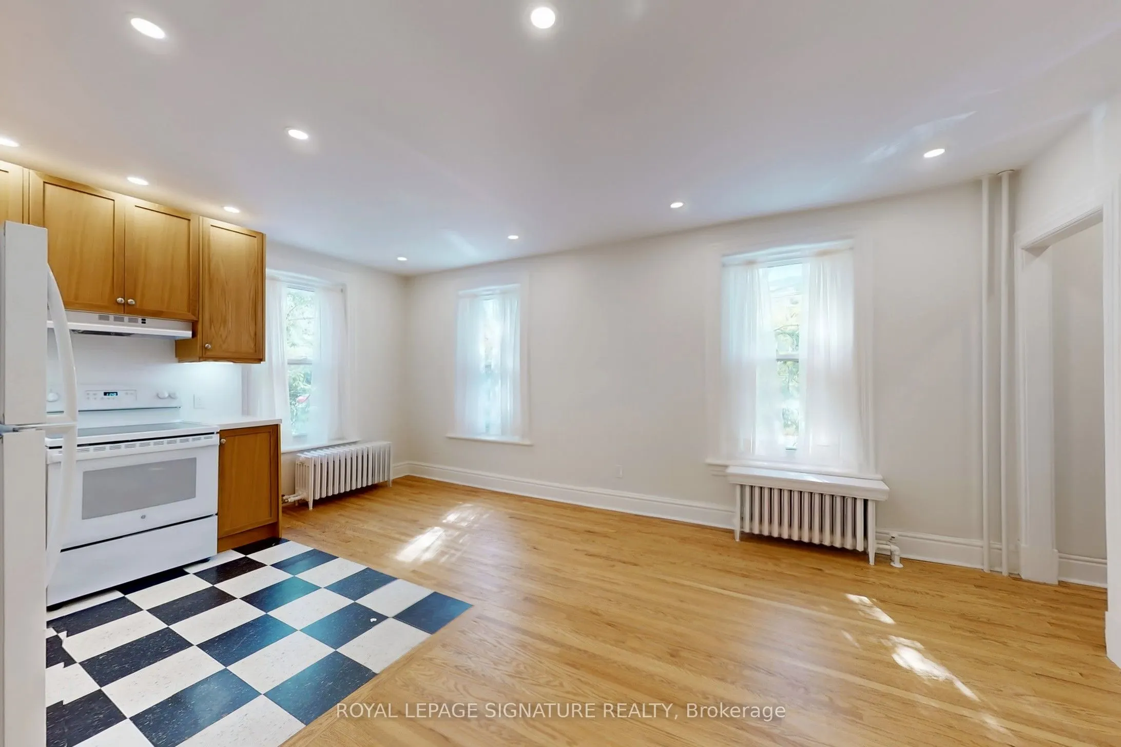 966 Dundas Street W, #A