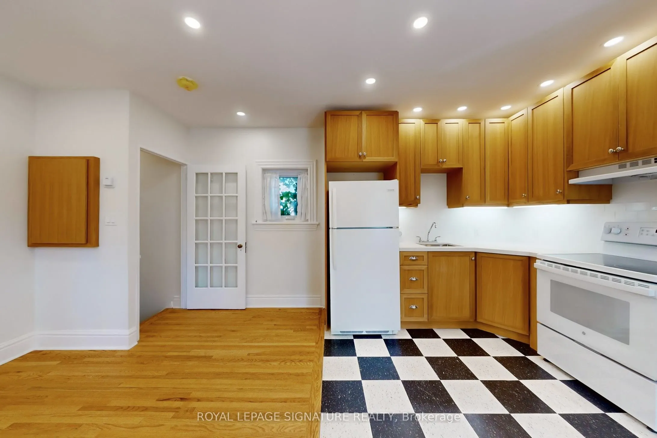 966 Dundas Street W, #A