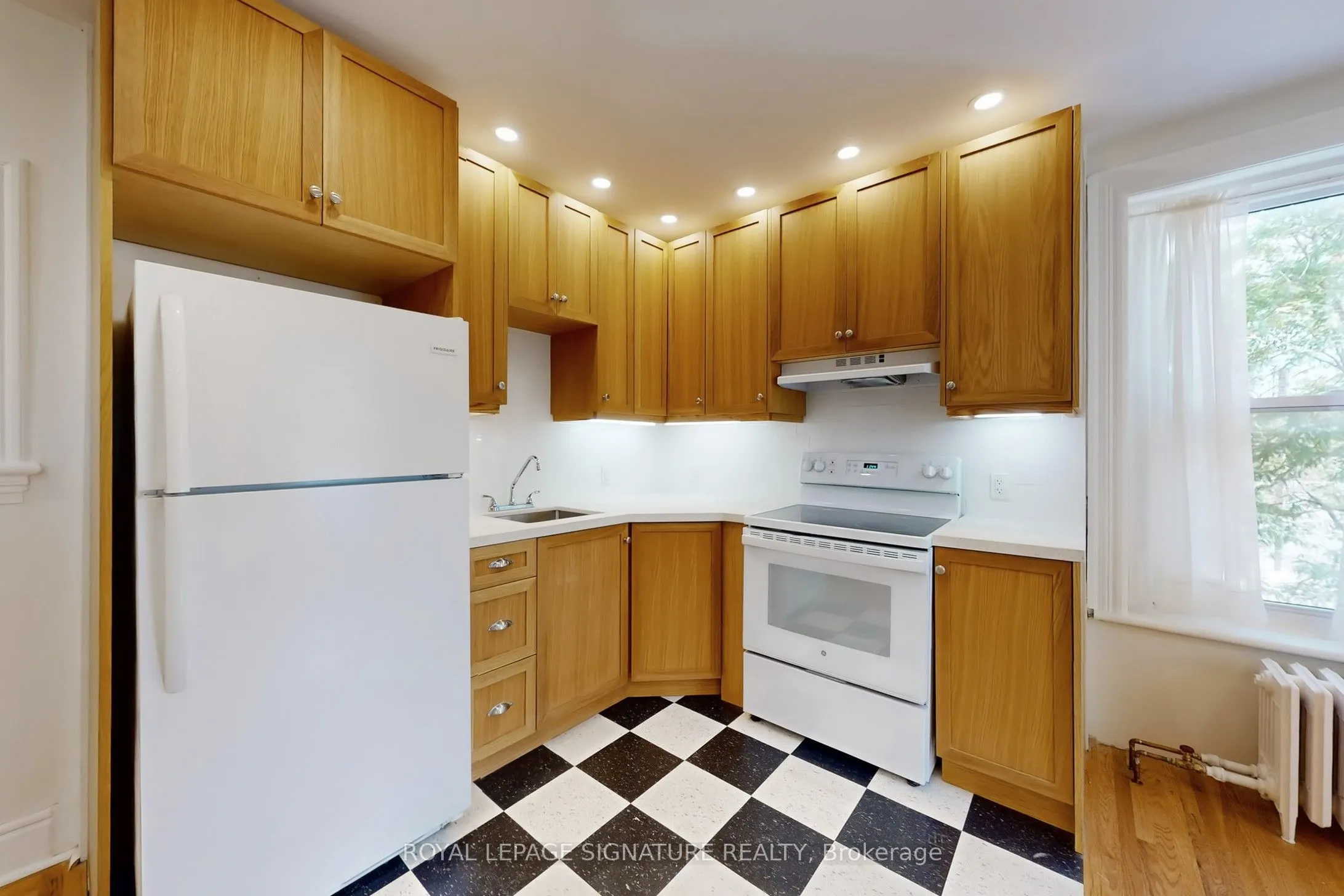 966 Dundas Street W, #A