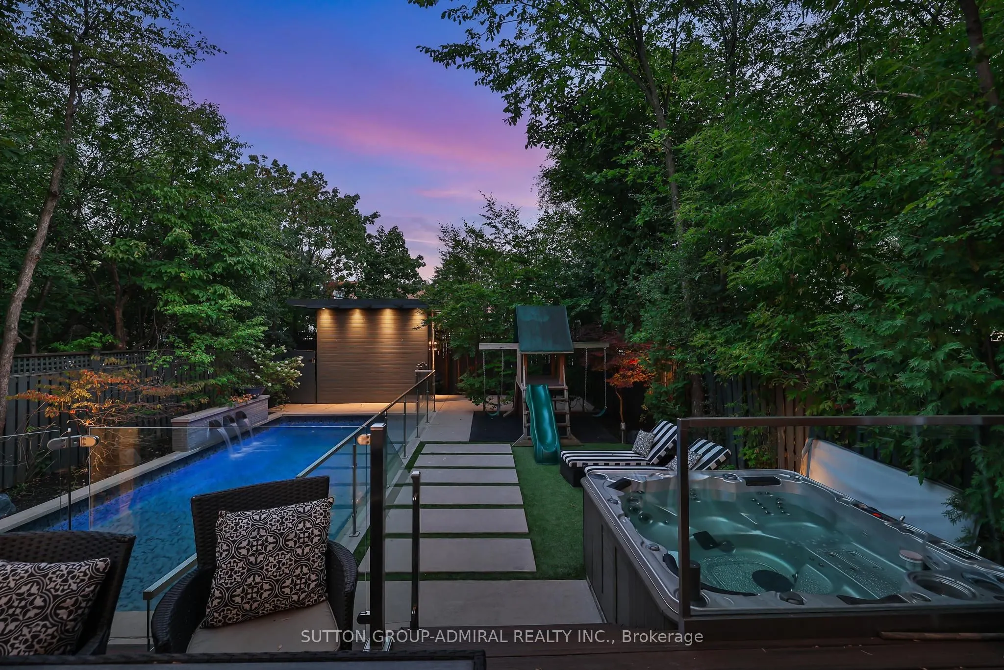 453 Glengrove Avenue W