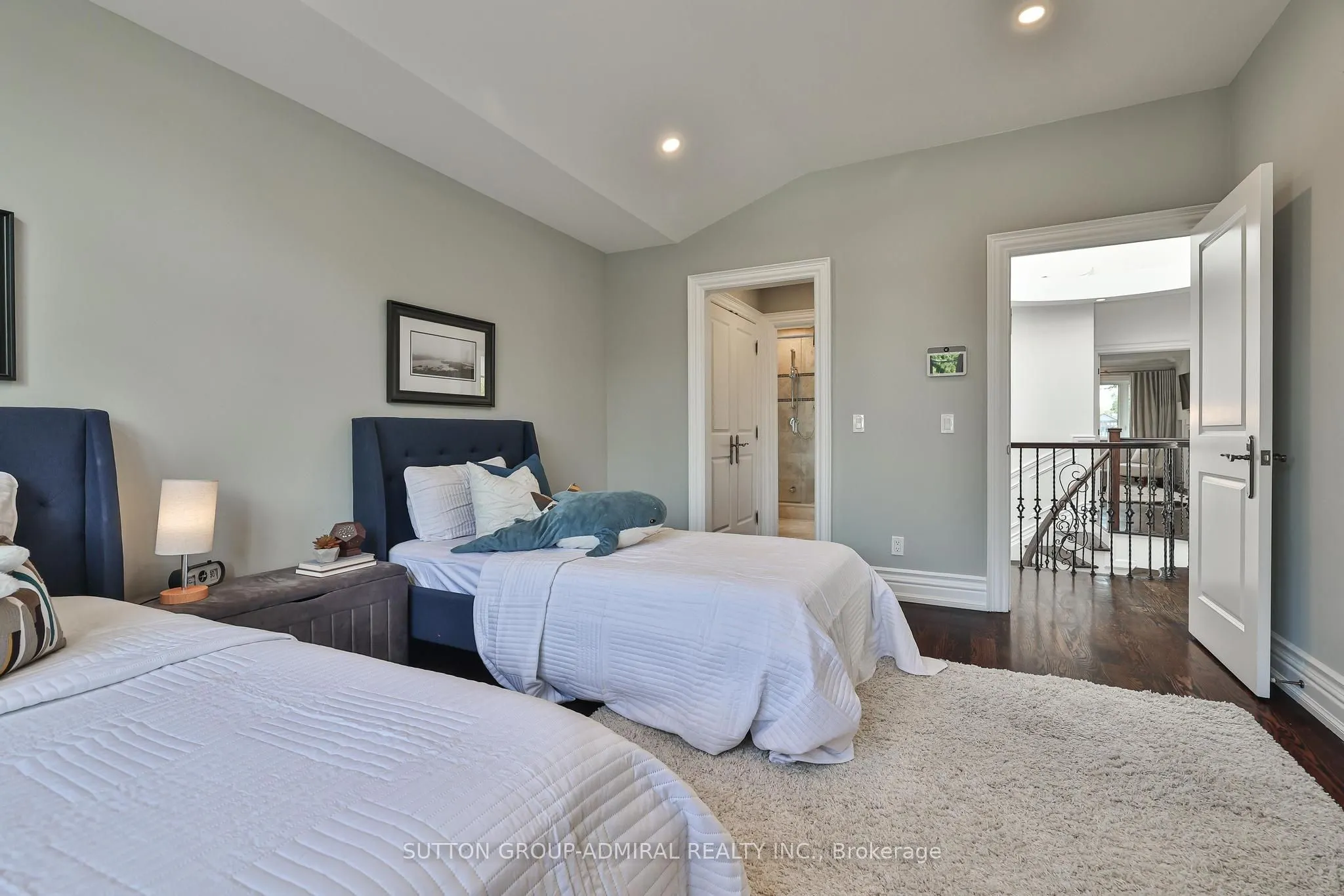 453 Glengrove Avenue W