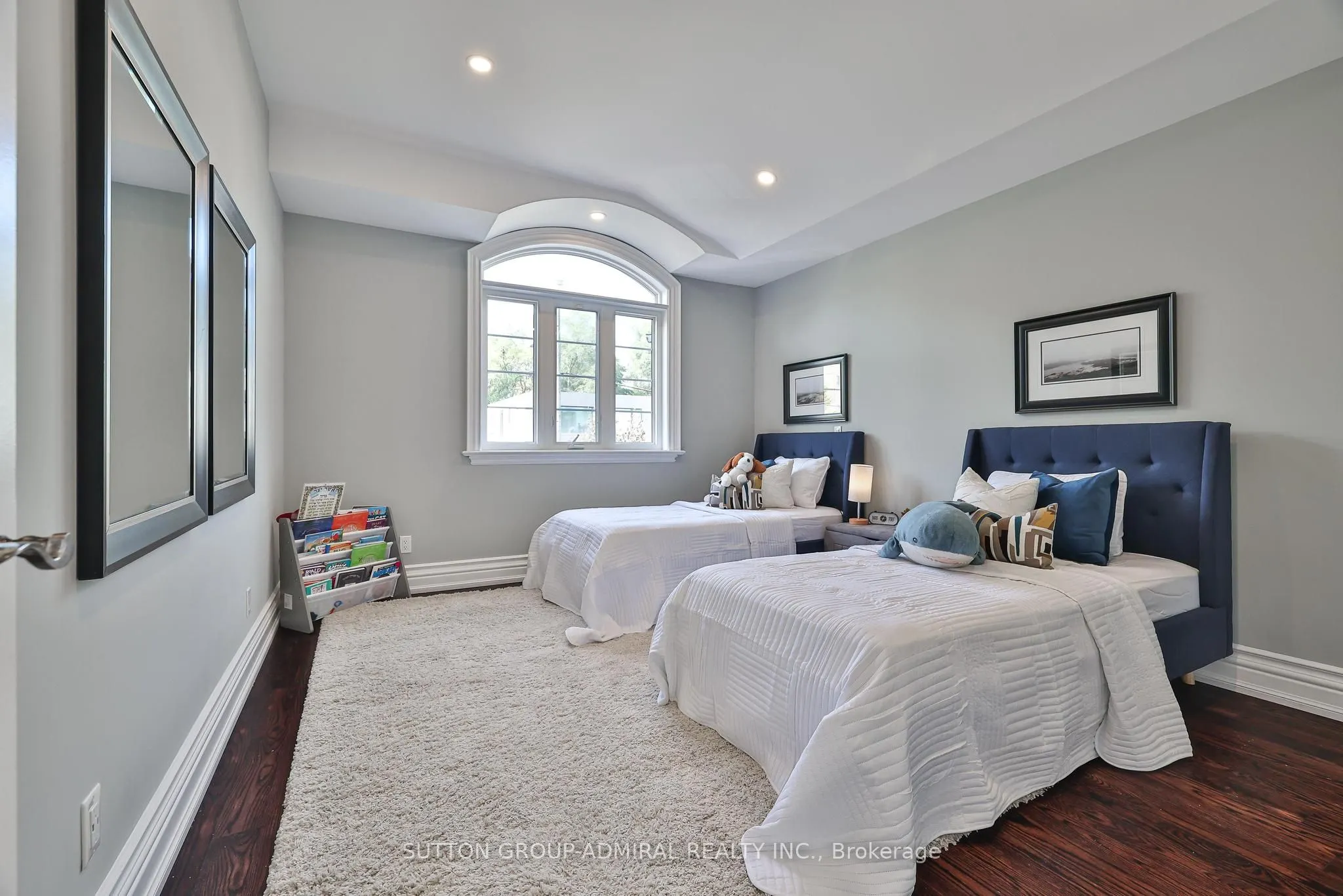 453 Glengrove Avenue W
