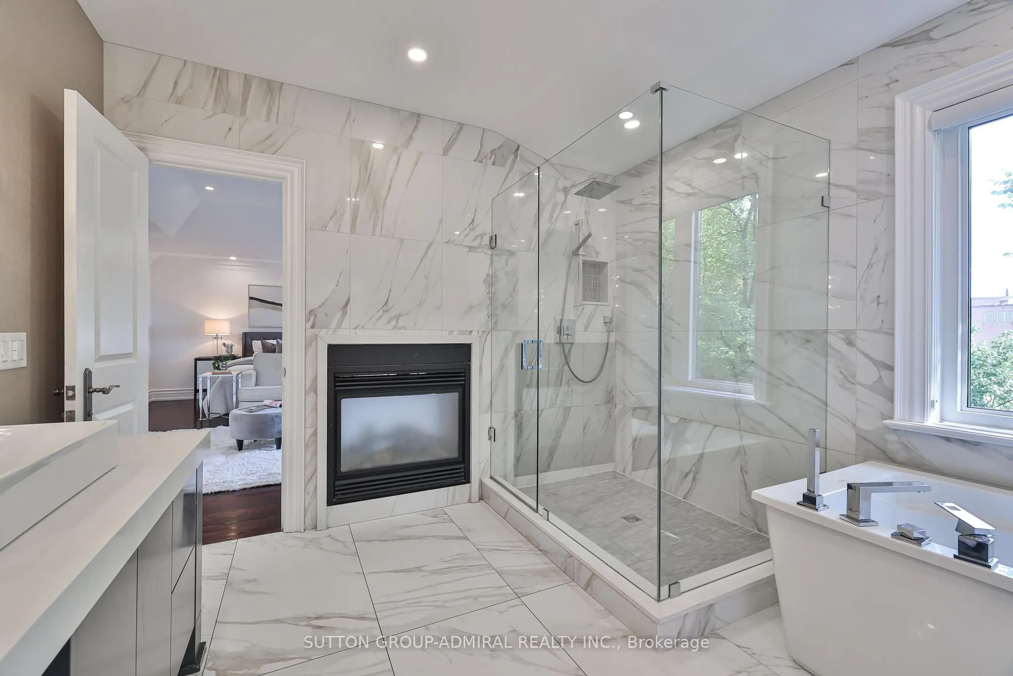 453 Glengrove Avenue W