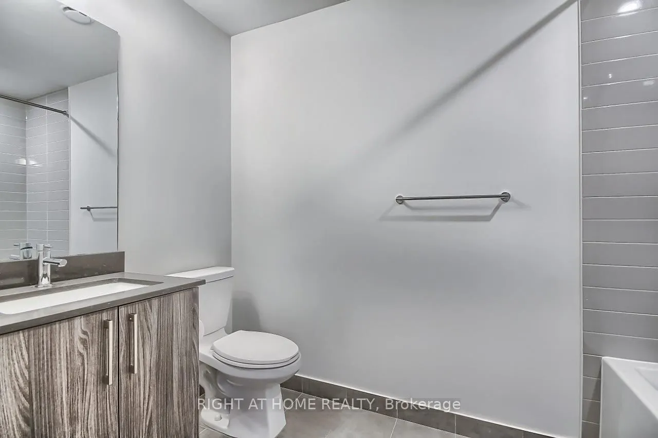 576 Front Street W, #1506E