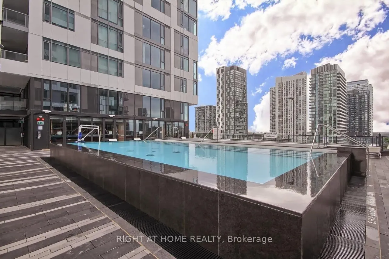 576 Front Street W, #1506E