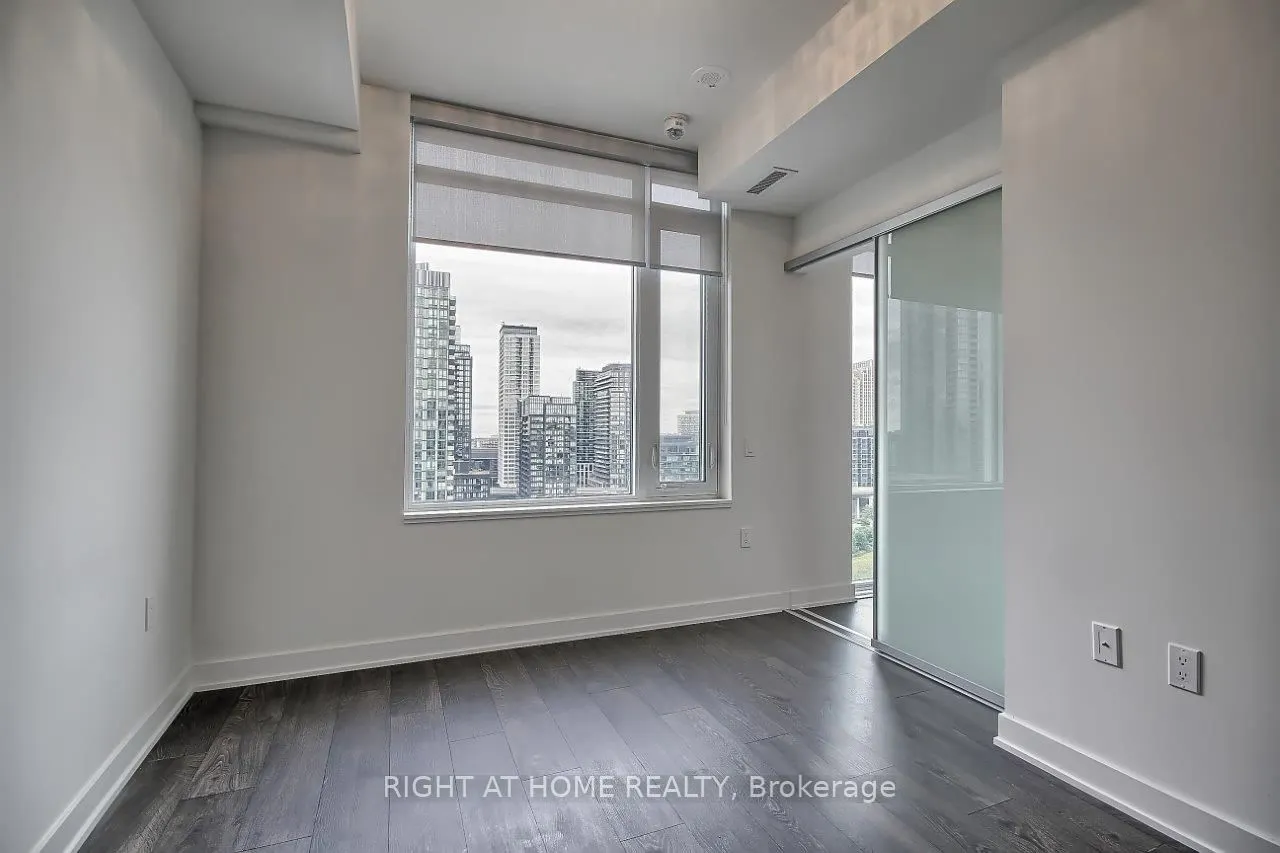 576 Front Street W, #1506E