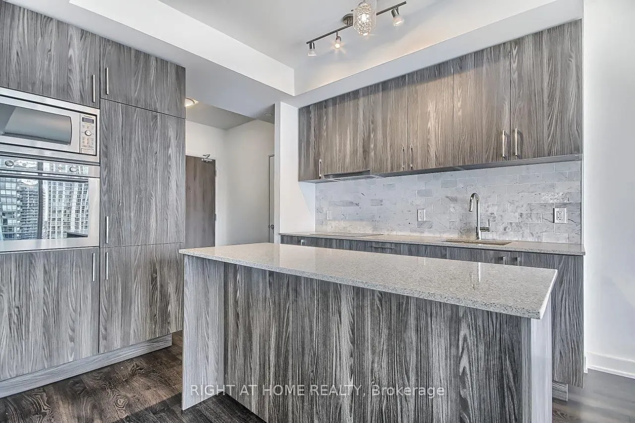 576 Front Street W, #1506E