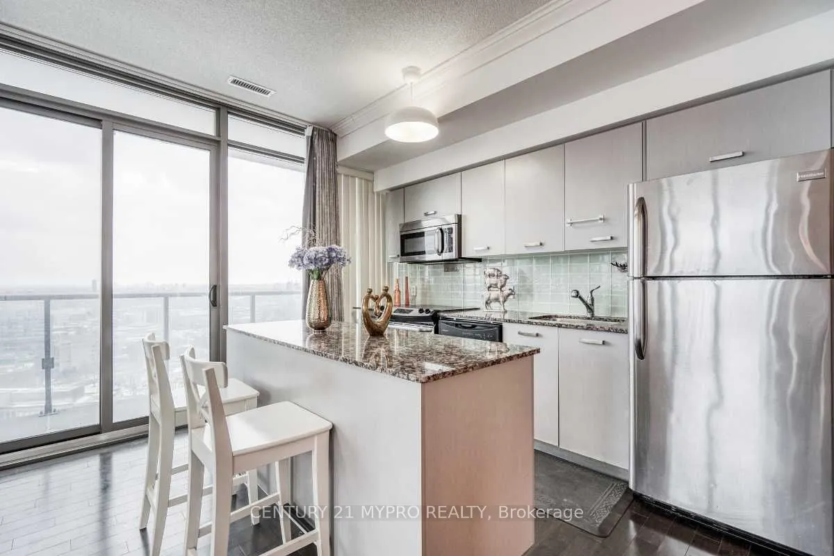 832 Bay Street, #2810